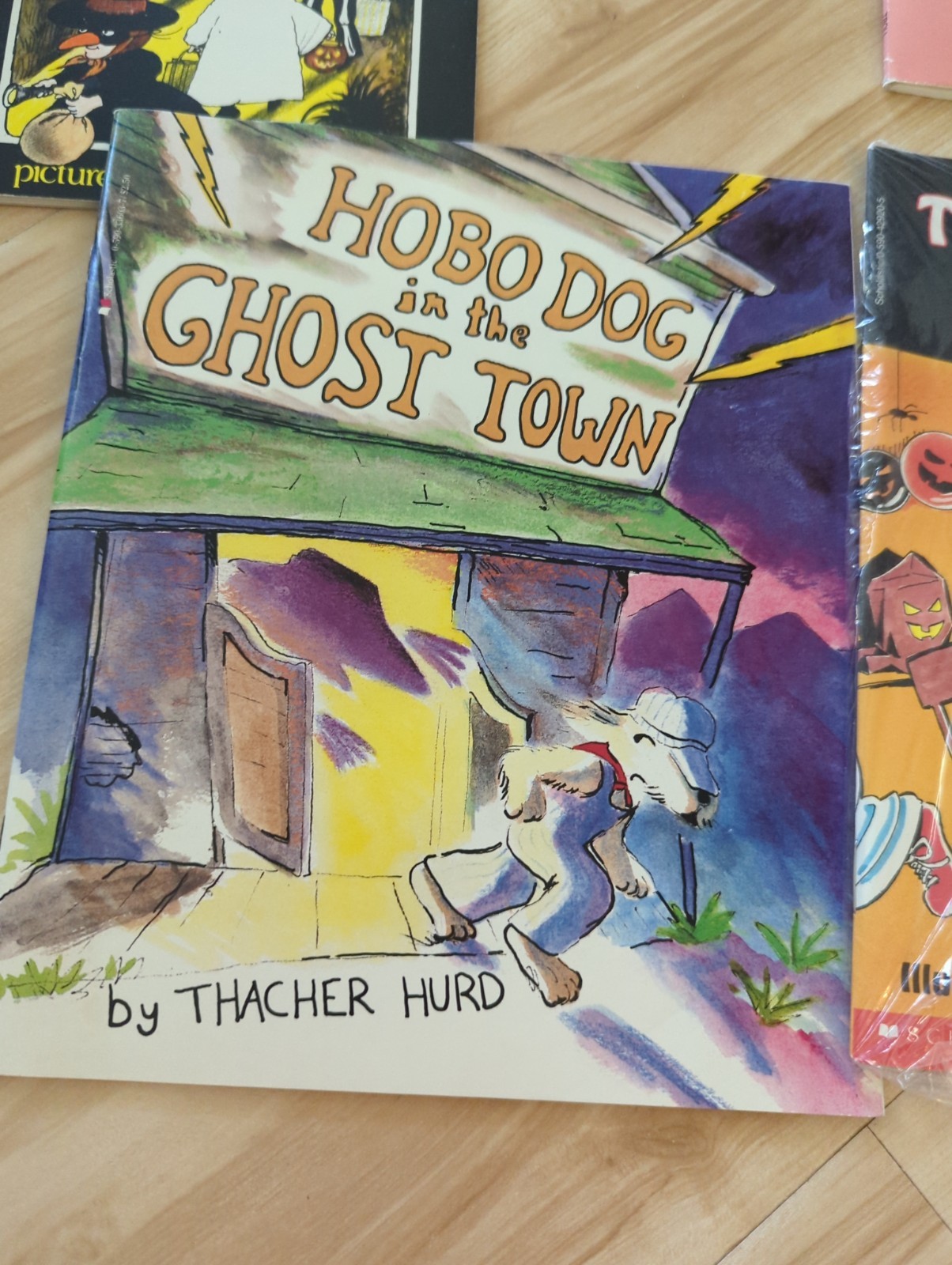 Scholastic Lot of 8 Illustrated Children’s Paperback Halloween Books Ages 4-8