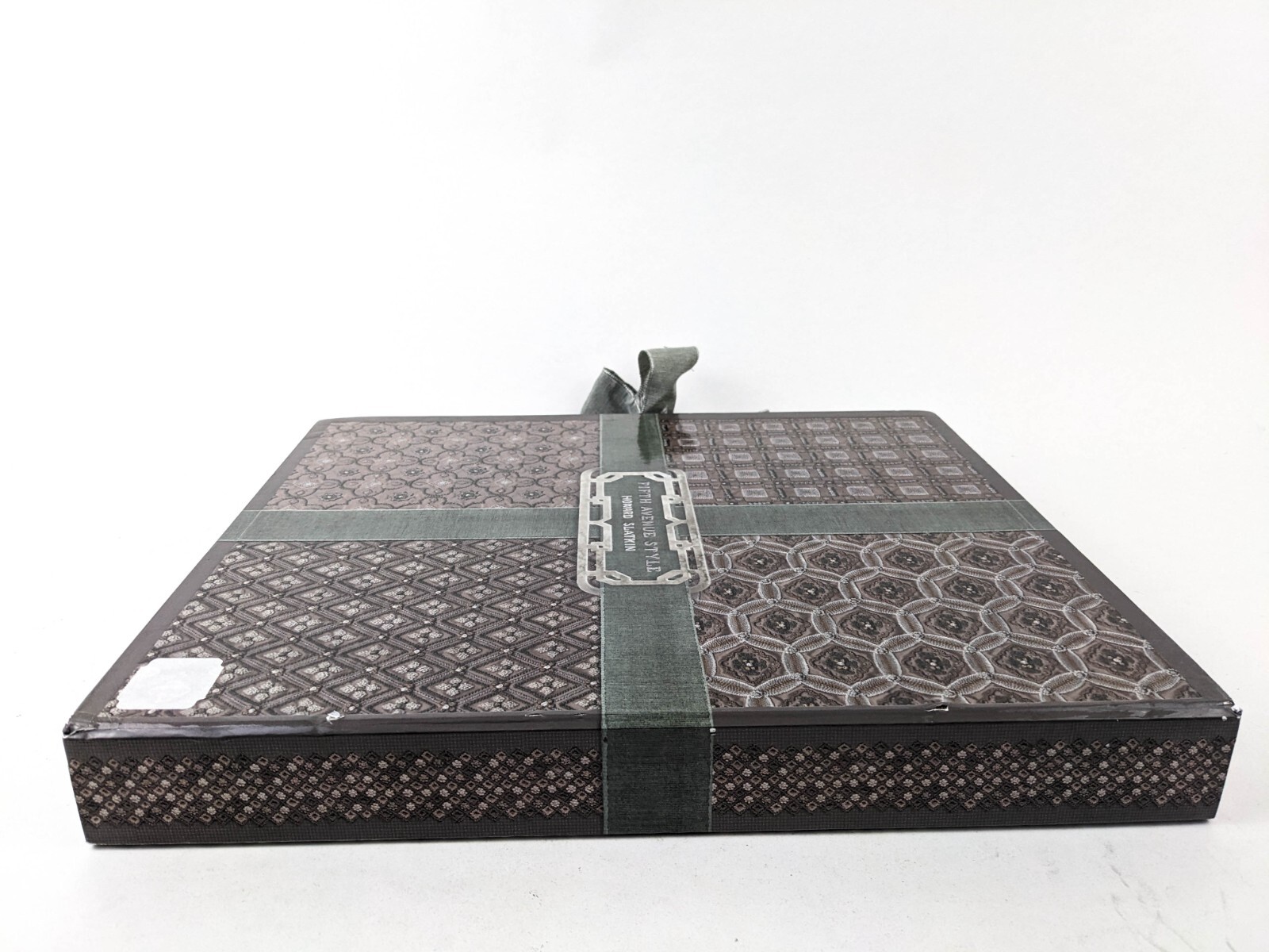 FIFTH AVENUE STYLE Collector’s Luxury Edition By Howard Slatkin – Hardcover