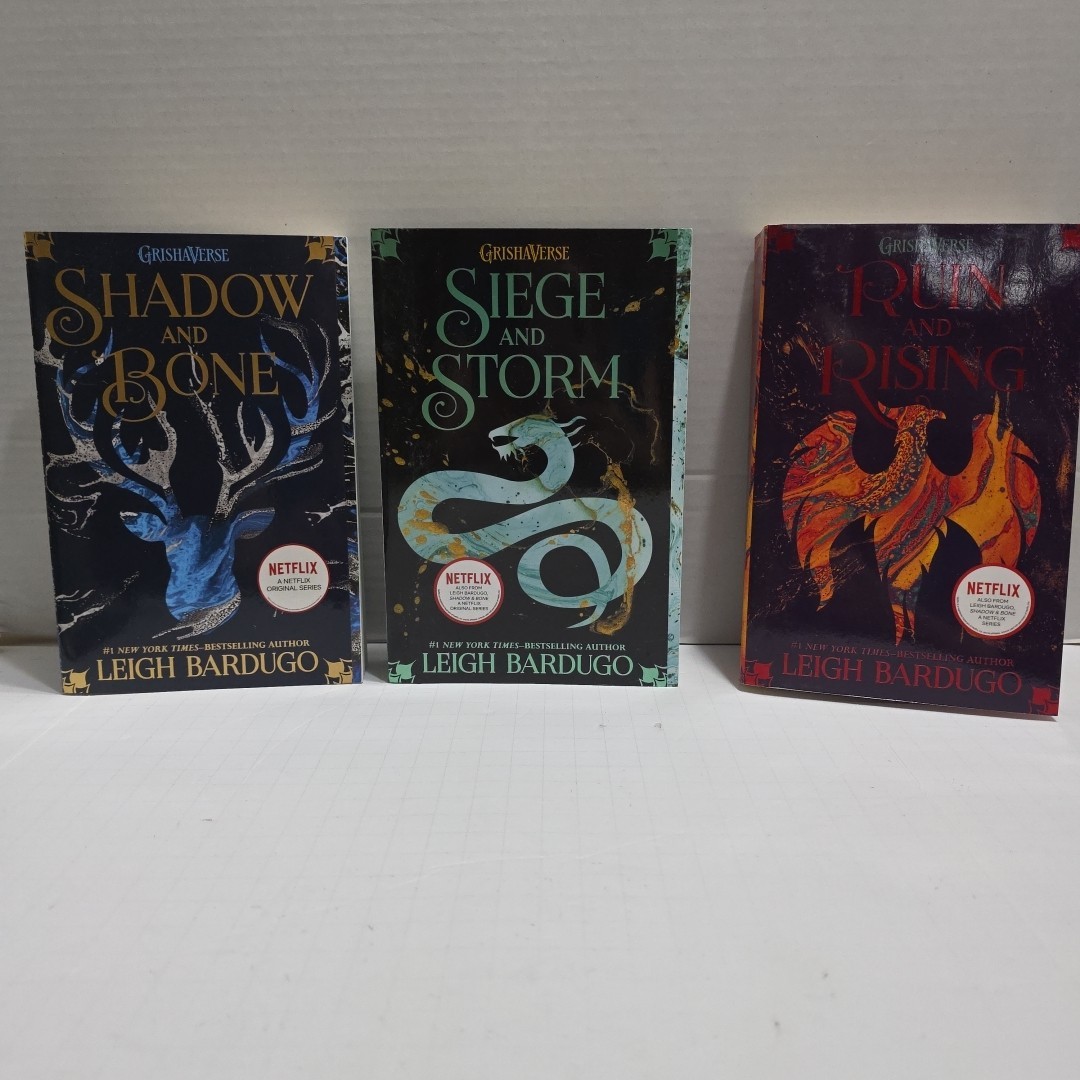 Shadow and Bone Trilogy Box Set Leigh Bardugo HC Siege Storm Ruin Rising