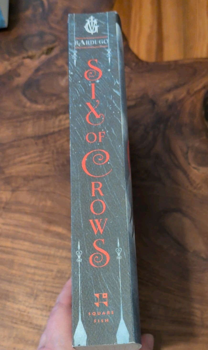Six of Crows by Leigh Bardugo paperback Very Good Like New