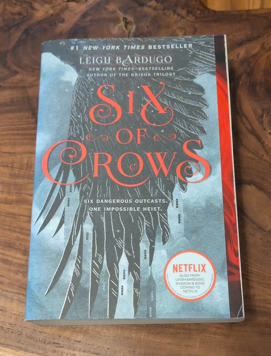 Six of Crows by Leigh Bardugo paperback Very Good Like New