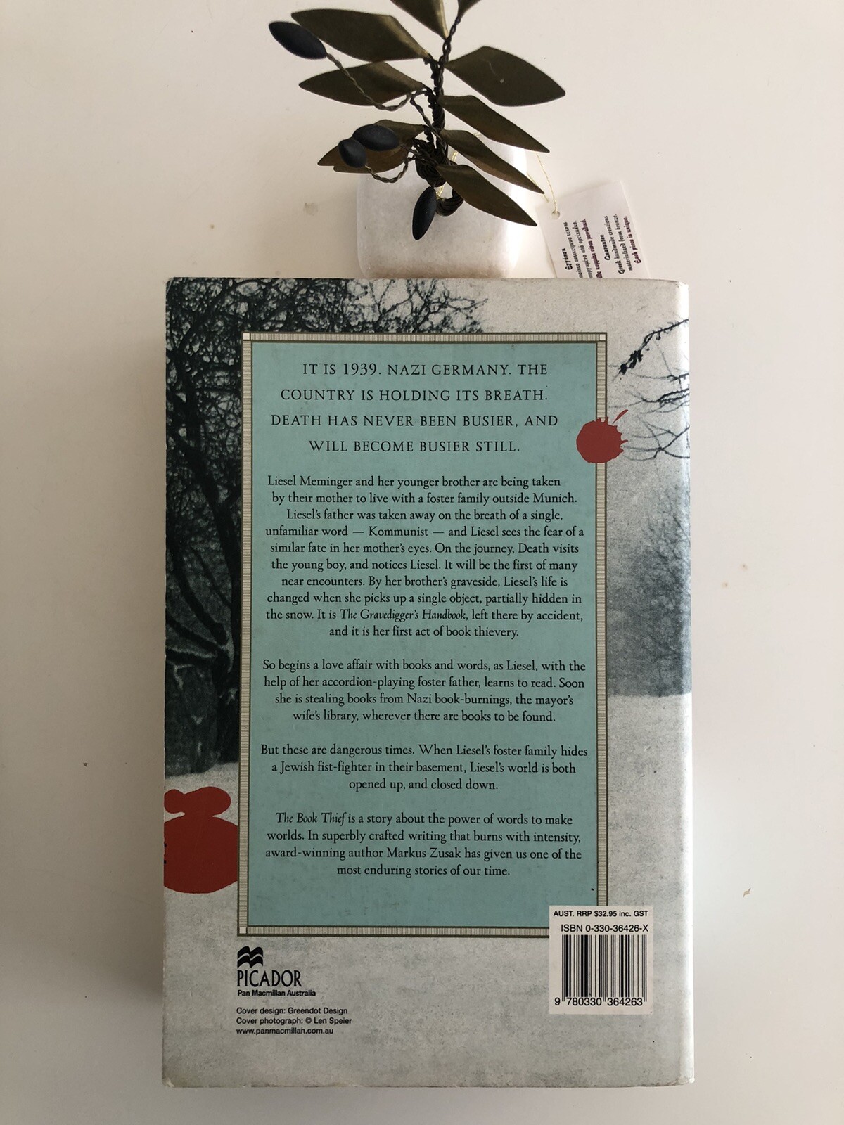Markus Zusak The Book Thief Picador Aus. 2005 First Ed/First Print S/C L/Pr.V/G.