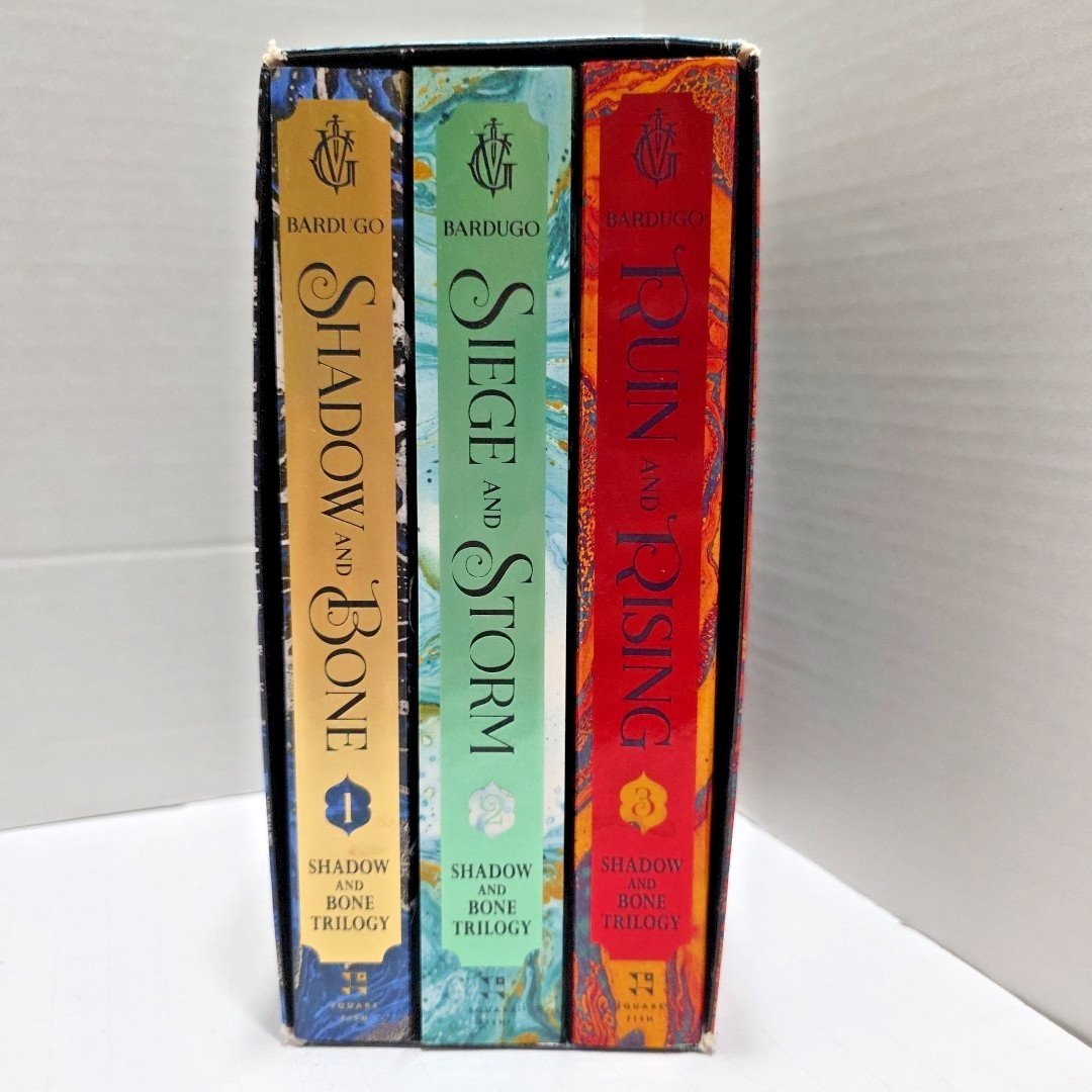 Shadow and Bone Trilogy Box Set Leigh Bardugo HC Siege Storm Ruin Rising