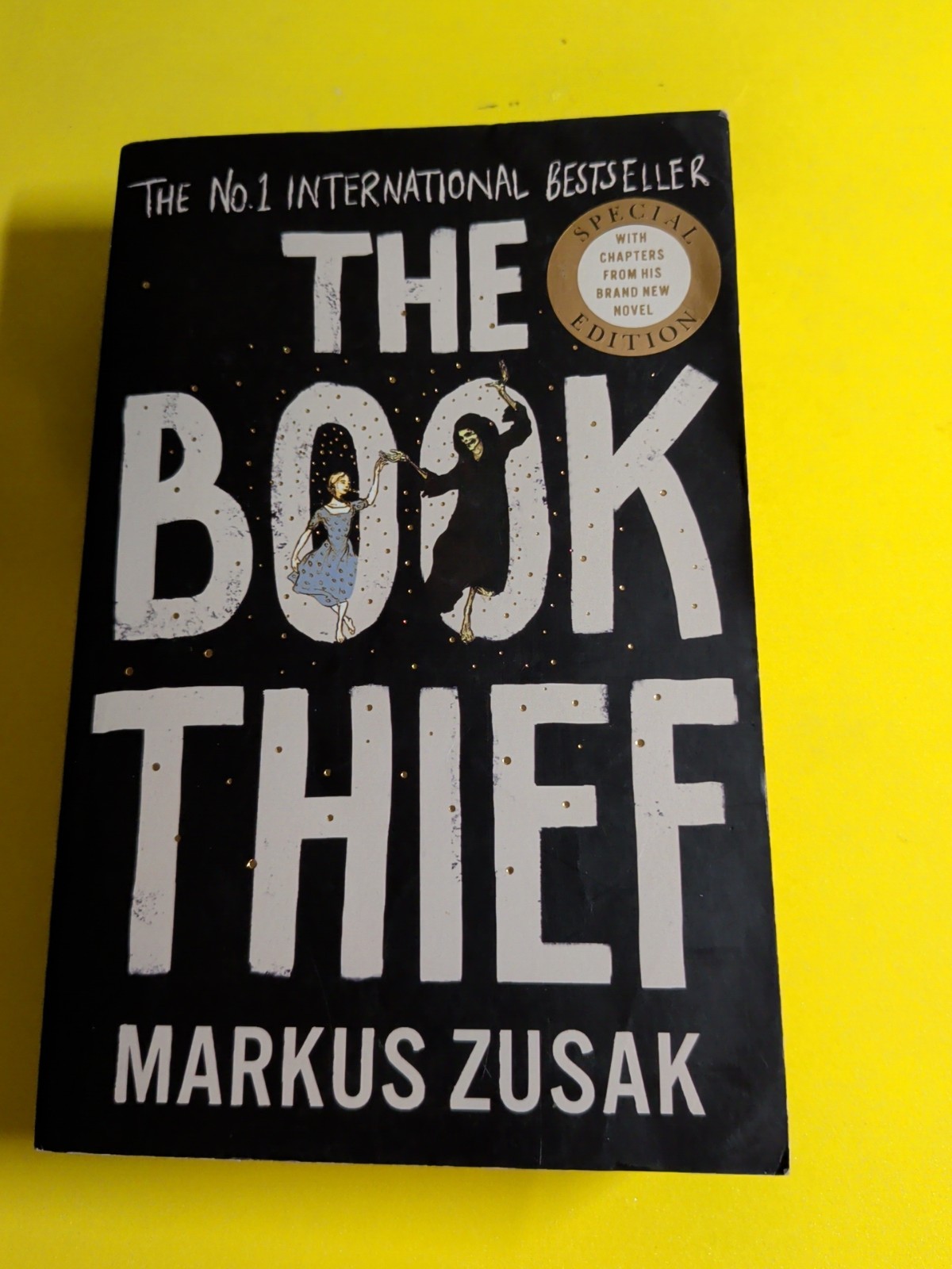 The Book Thief – Paperback By ZUSAK,MARKUS