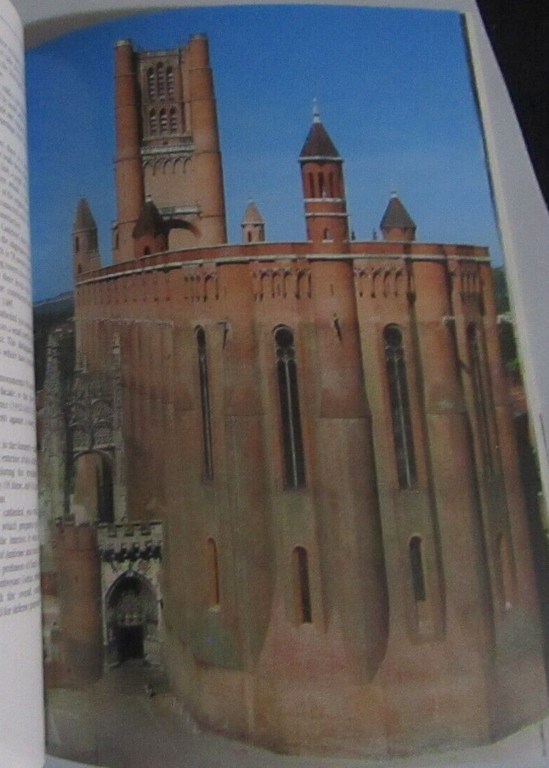 ALBI THE EPISCOPAL CITY PAPERBACK BOOK 2011 48 PAGES 6.5 X 9.5 IN