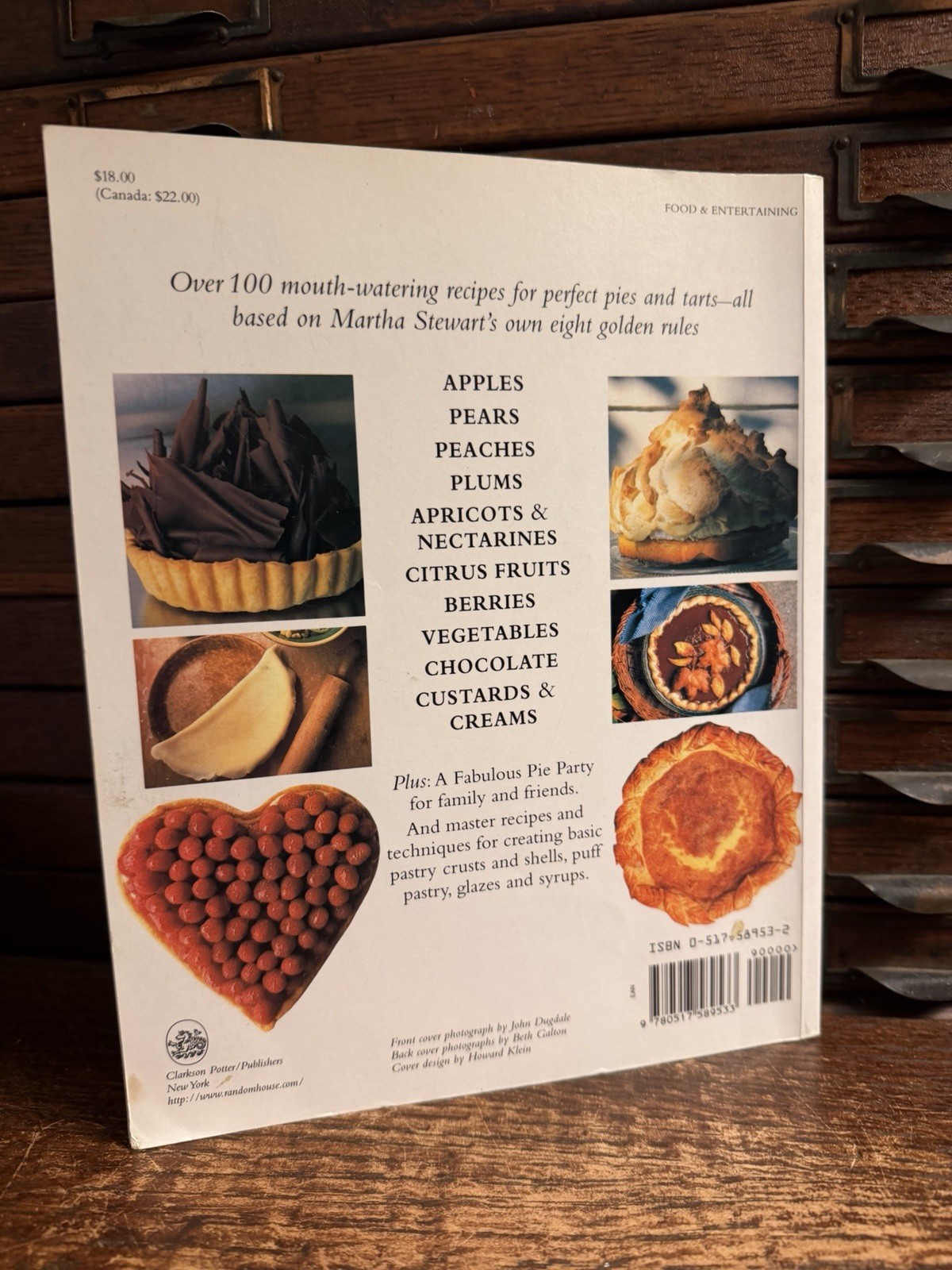 Lot 8 Martha Stewart Books: Entertaining First Ed; Pies Hors D’oeuvres Christmas