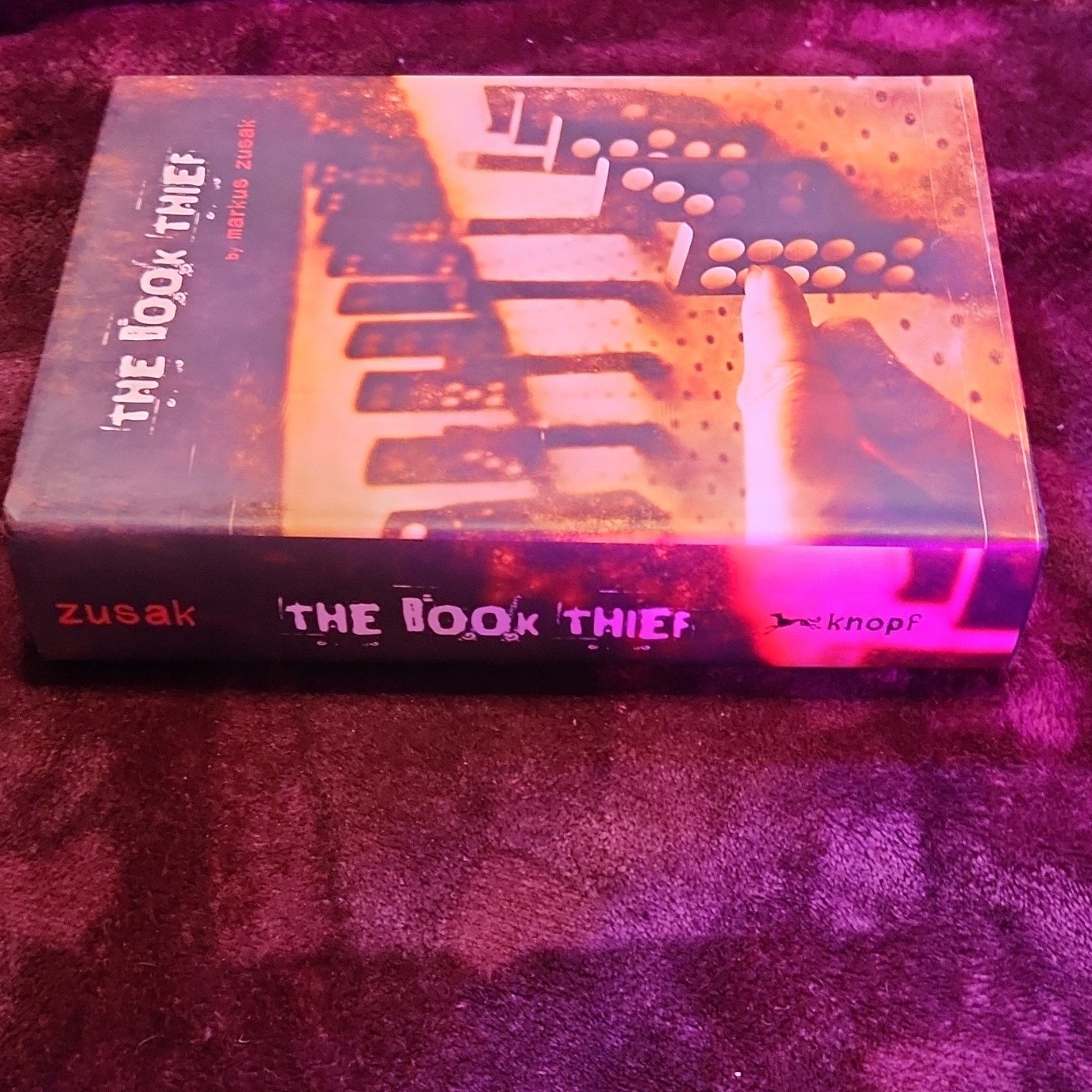 Markus Zusak The Book Thief Hardcover Novel Young Adult 2006 (first edition)