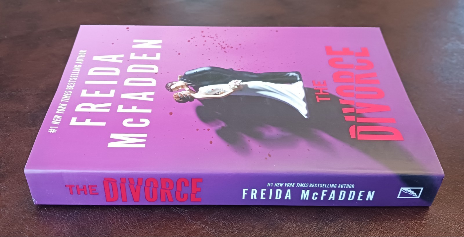 SIGNED Freida McFadden Autographed Book – The Divorce, Signed Edn 1st Print 2026