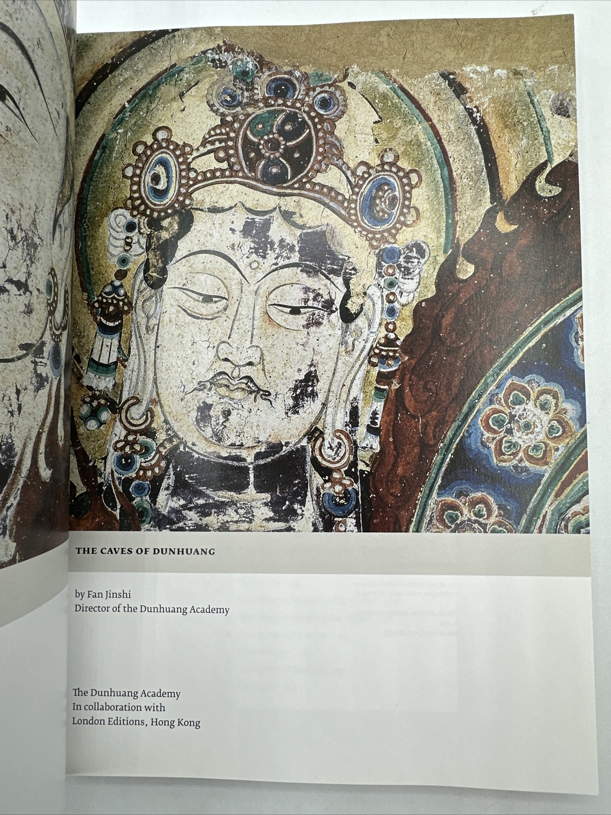 The Caves of Dunhuang Softcover 256 Pages The Dunhuang Academy Fan Jinshi Rare