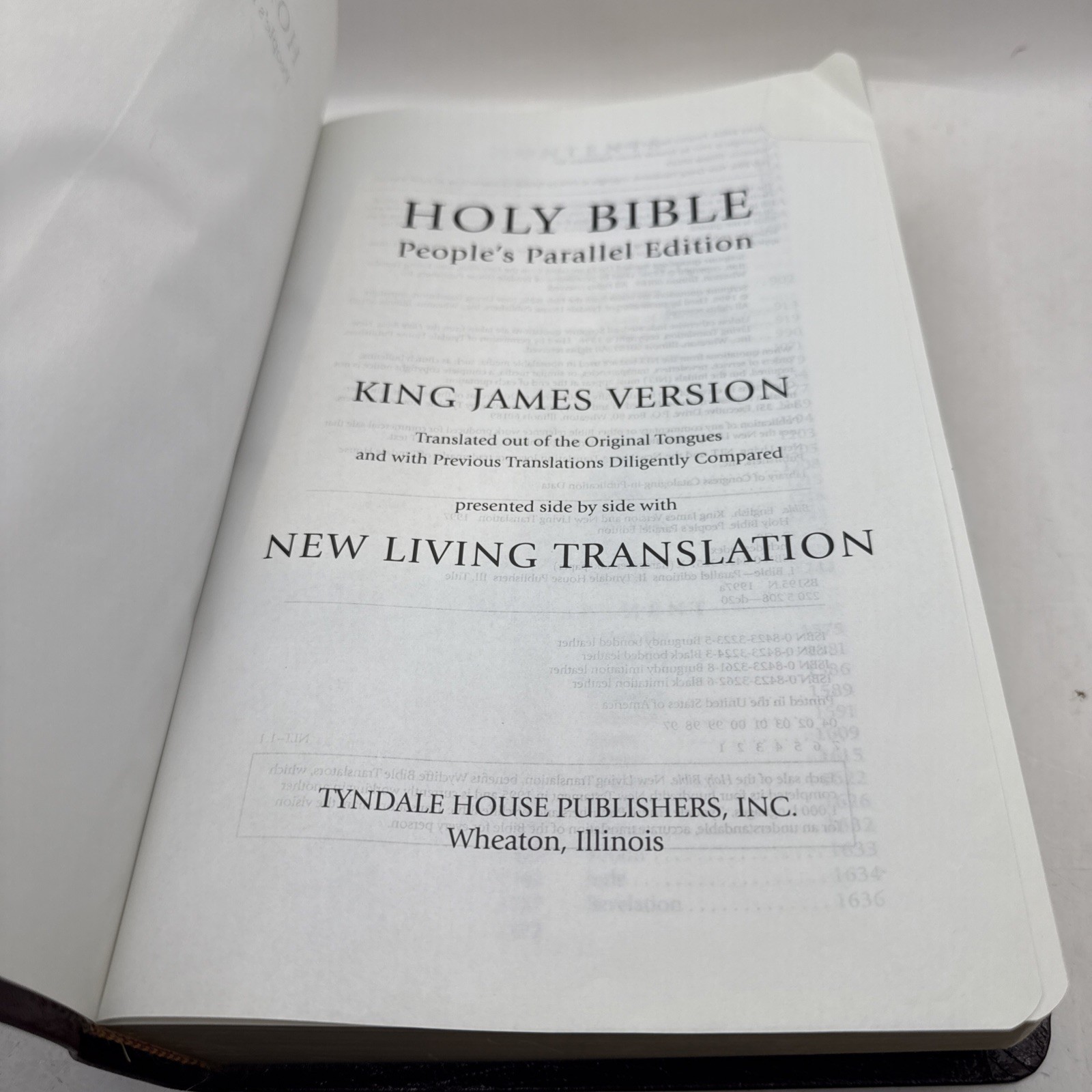 Holy Bible: People’s Parallel Edition King James Version New Living Translation