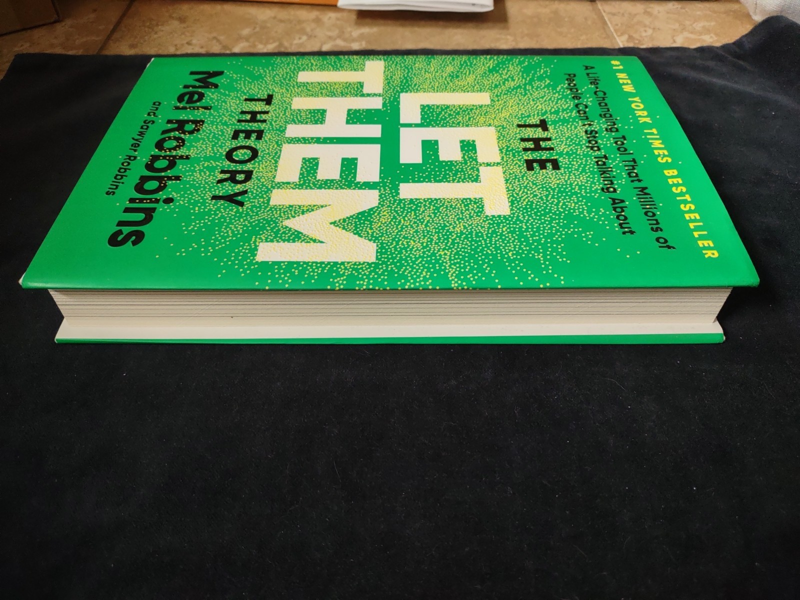 THE LET THEM THEORY Mel Robbins 1st Edition Hardcover Book Self Help Feel Great