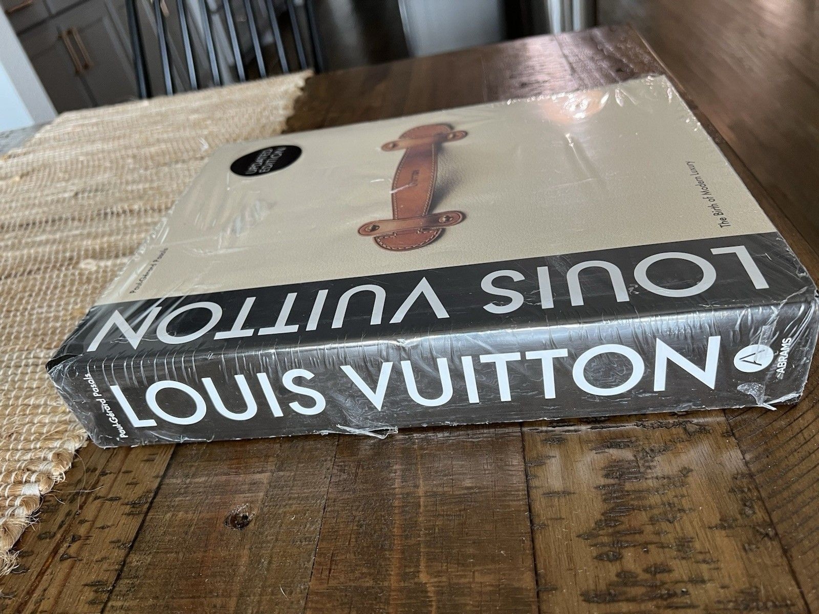 Louis Vuitton: The Birth of Modern Luxury – Updated Edition (Hardcover)