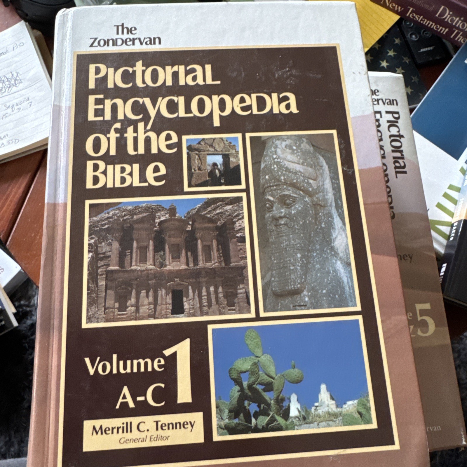The Zondervan Pictorial Encyclopedia of the Bible (5 Volume Set) – Very Good