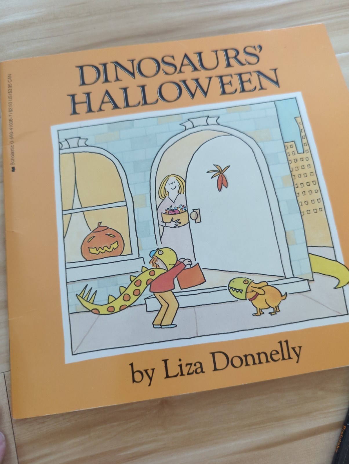 Scholastic Lot of 8 Illustrated Children’s Paperback Halloween Books Ages 4-8