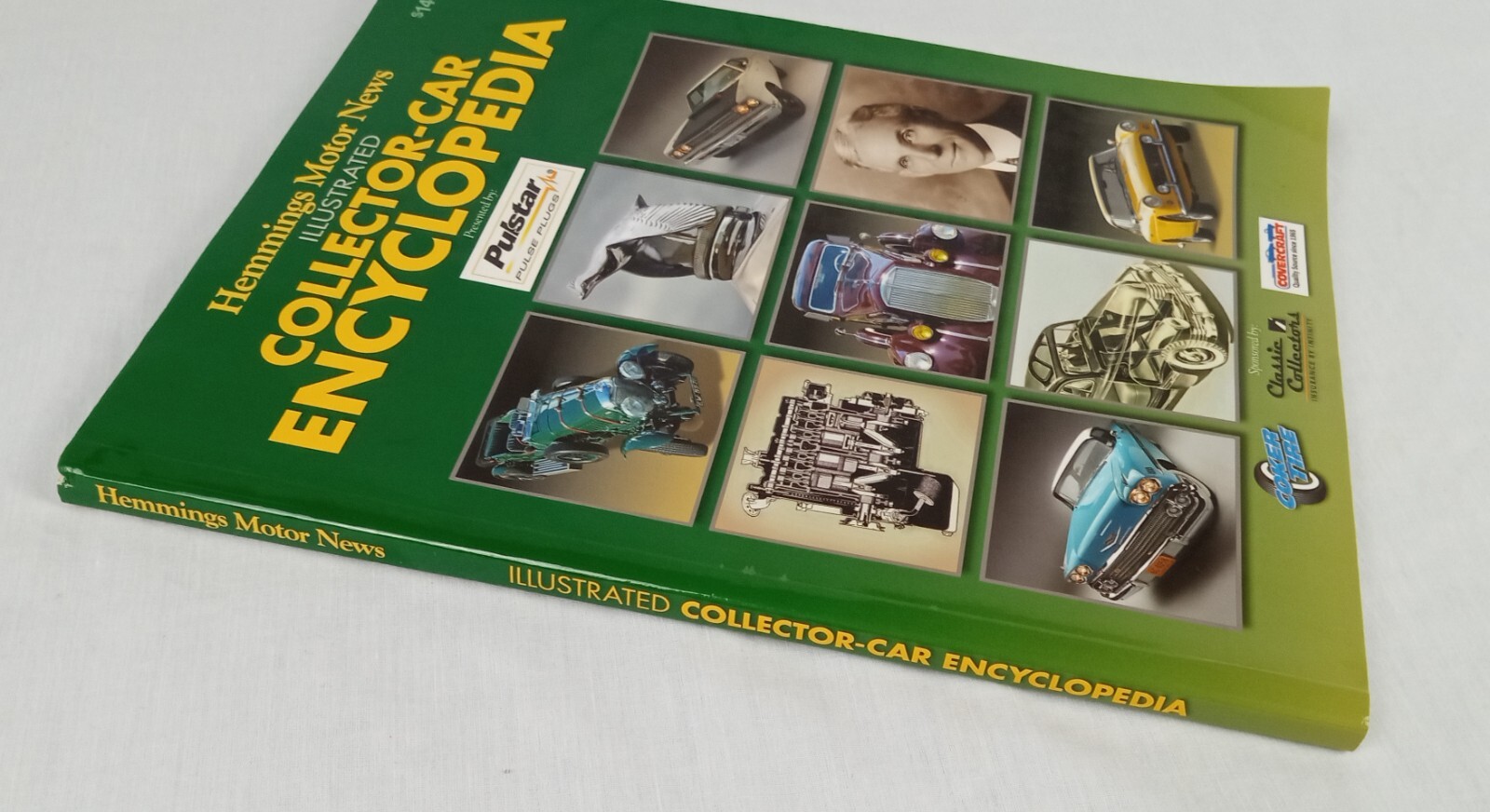 Vintage Hemmings Motor news Illustrated Collector Car Encyclopedia 288 pages