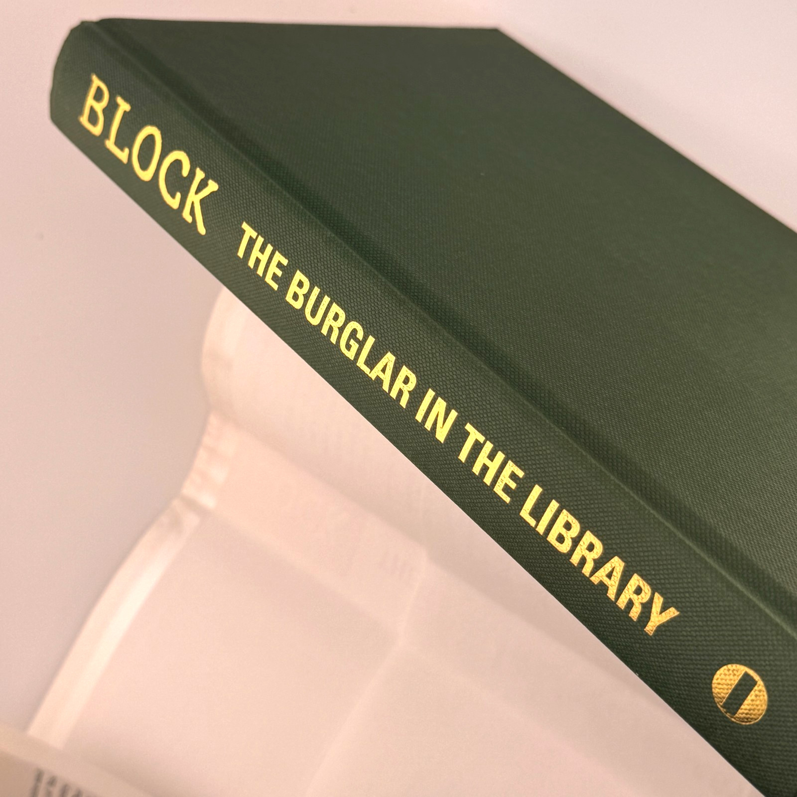 The Burglar In The Library – SIGNED by Lawrence Block – U.K. 1st Ed + Print 1997