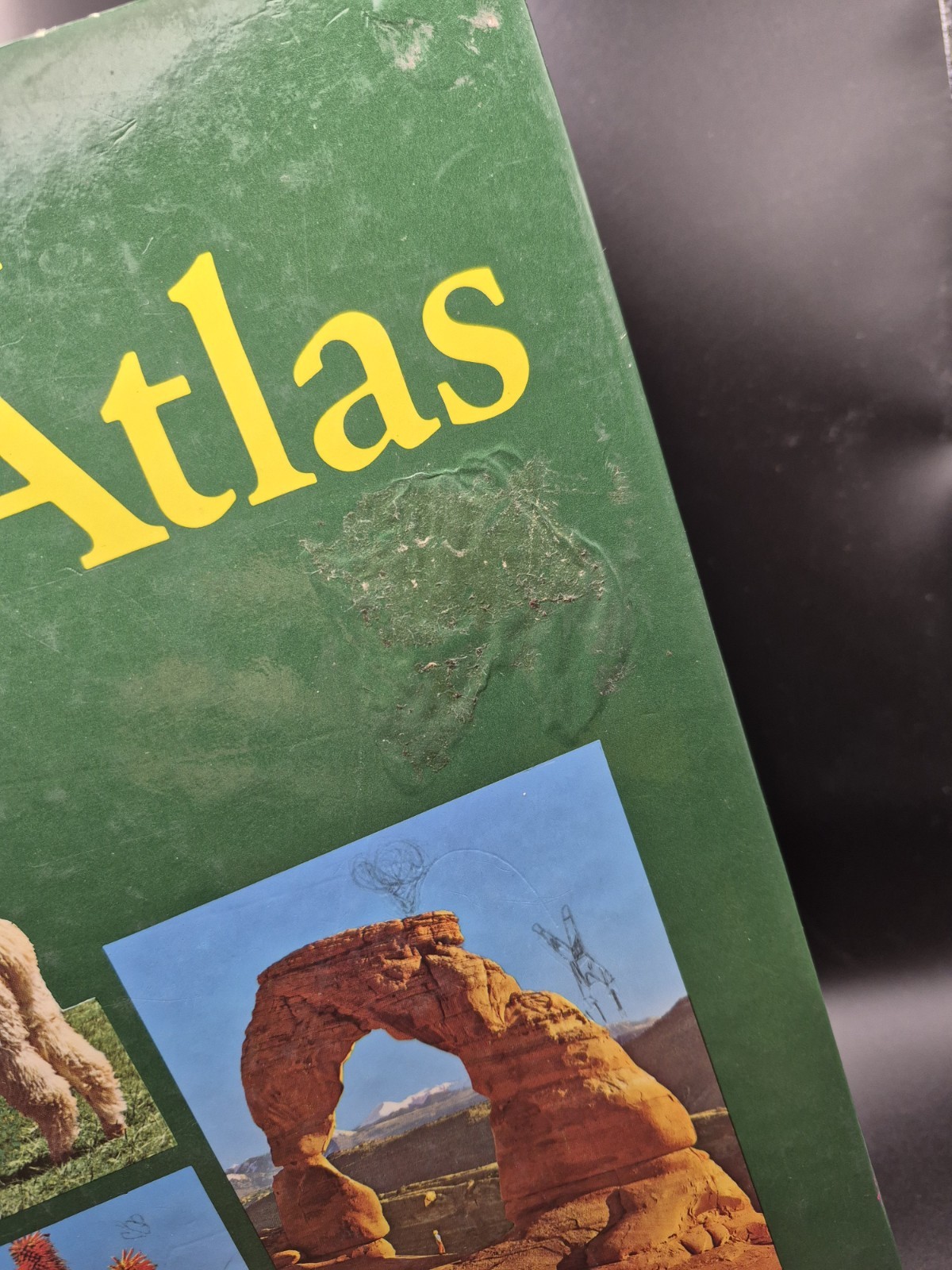 Purnell’s Illustrated Nature Atlas. Edited by Norman Barrett. Vintage book, 1980