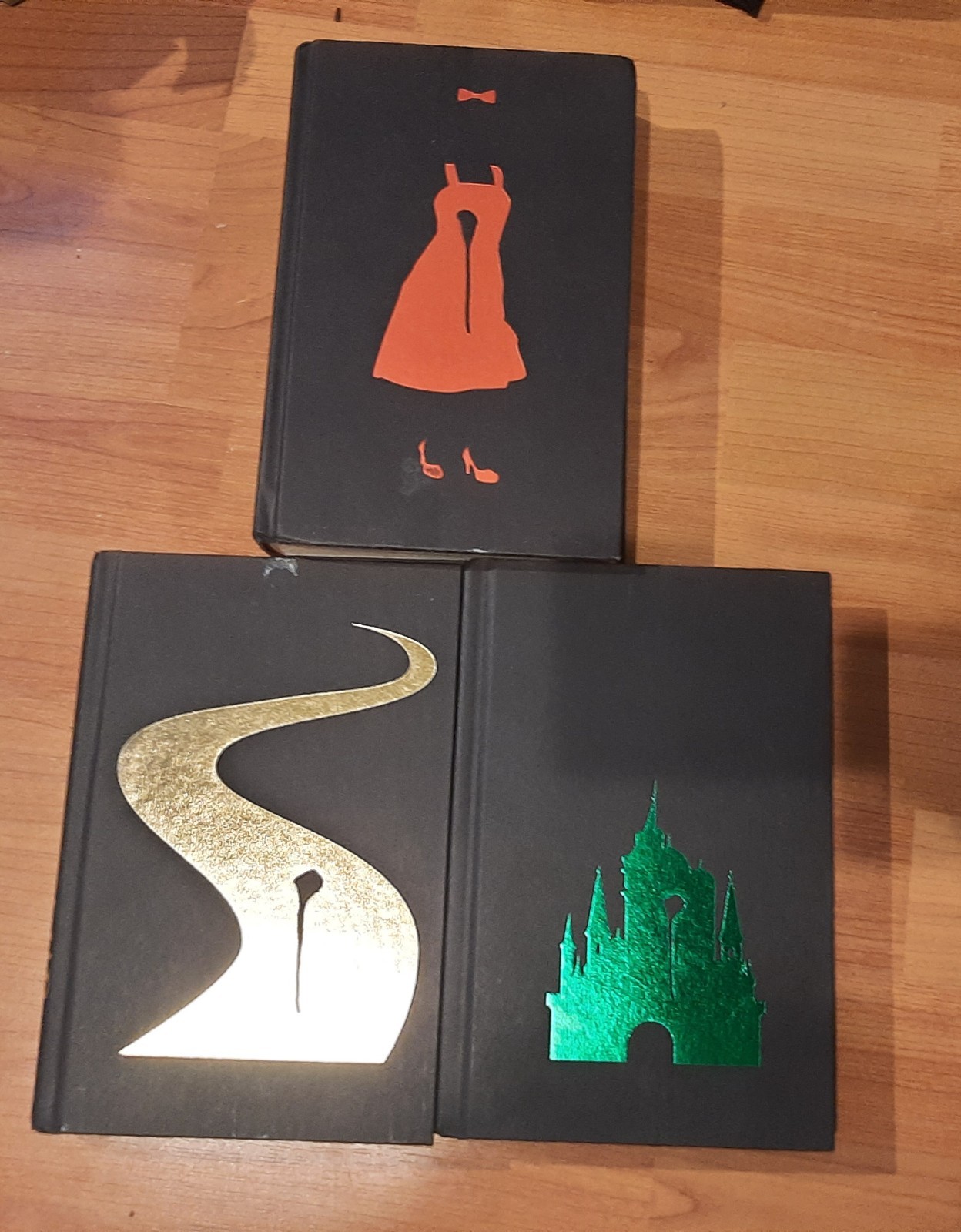 DOROTHY MUST DIE Series book 1,3,4—Dorothy Must Die, Yellow Brick War, End of Oz