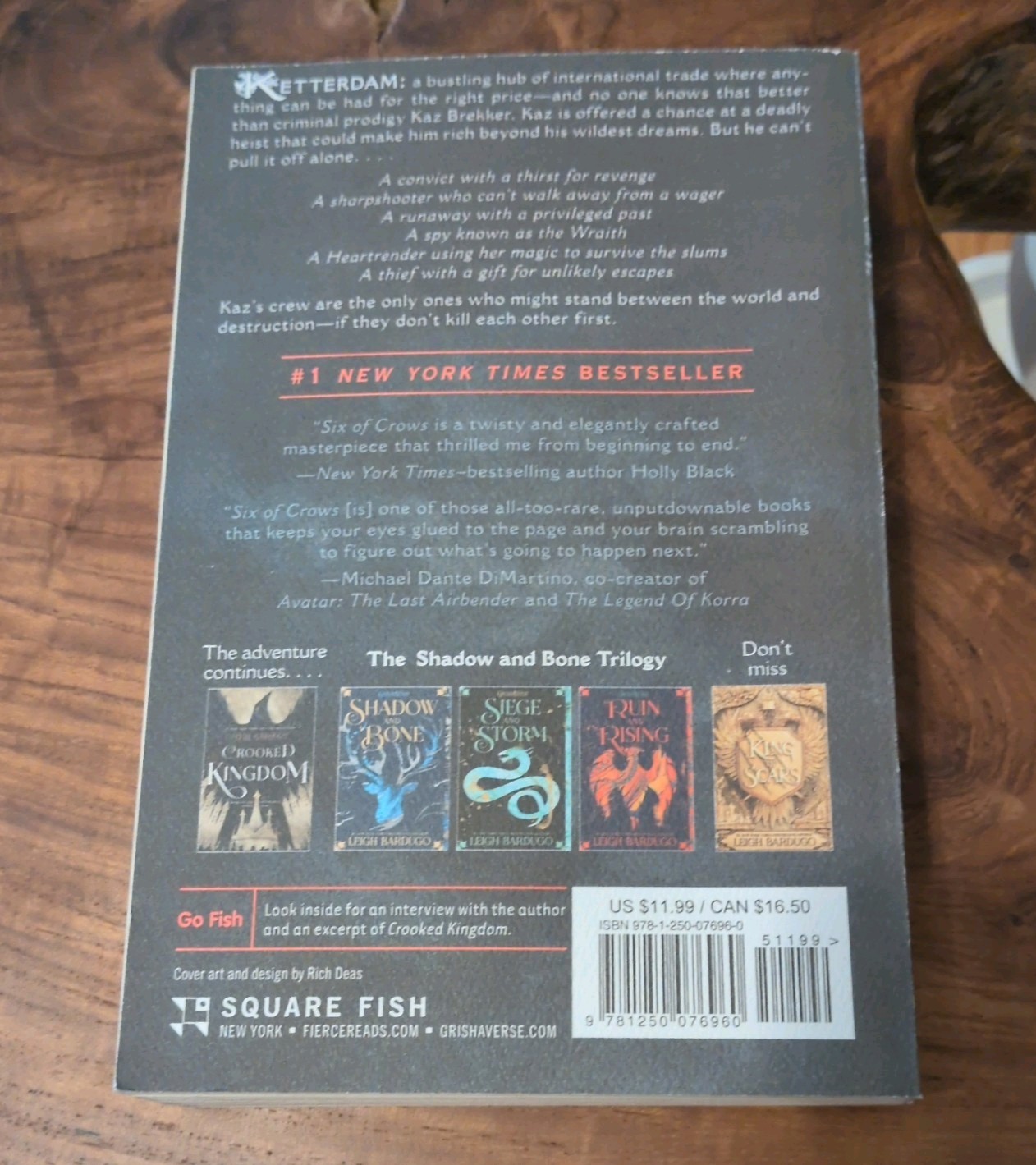 Six of Crows by Leigh Bardugo paperback Very Good Like New