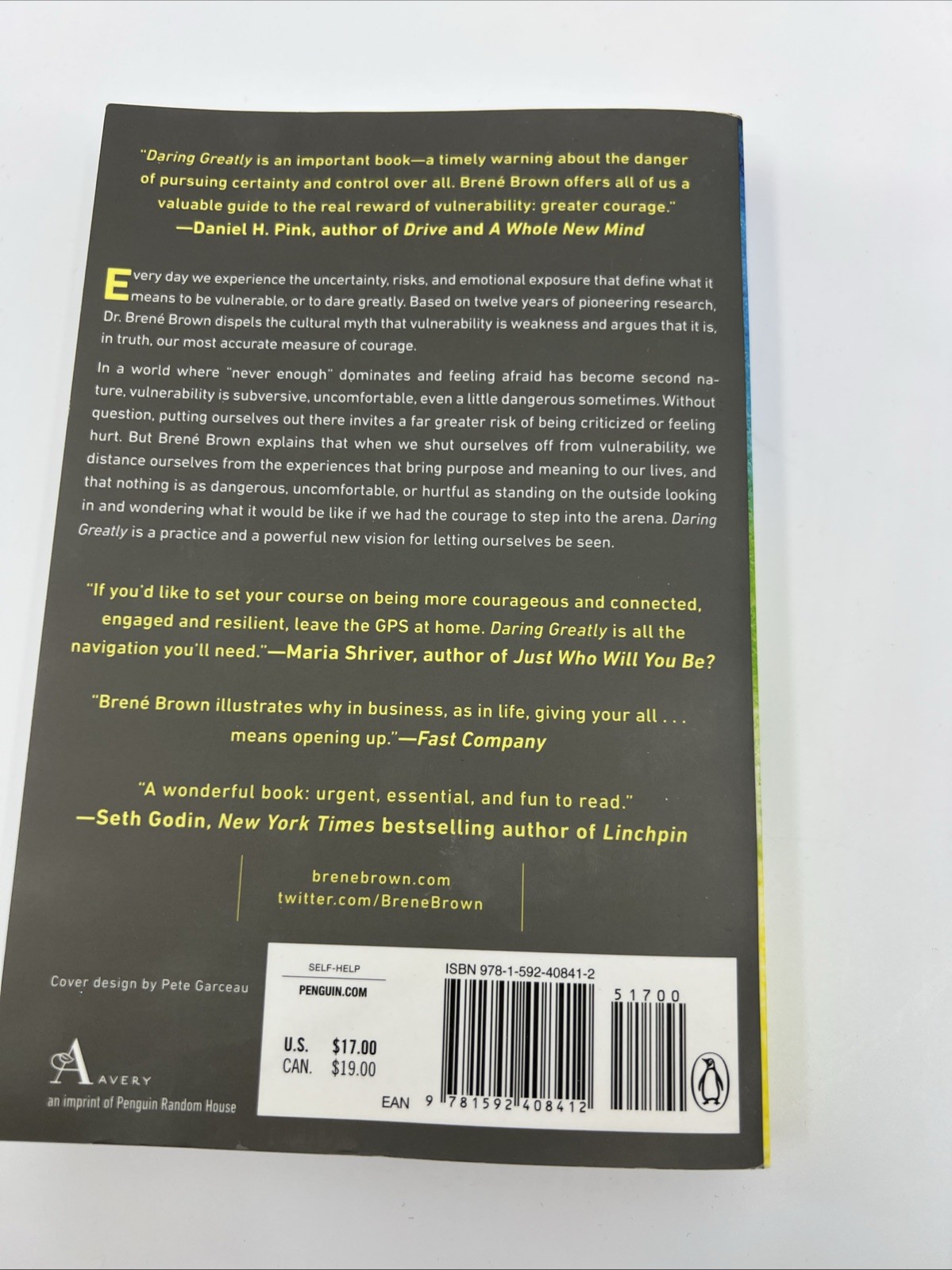 Daring Greatly : How the Courage to Be Vulnerable Transforms the Way We Live