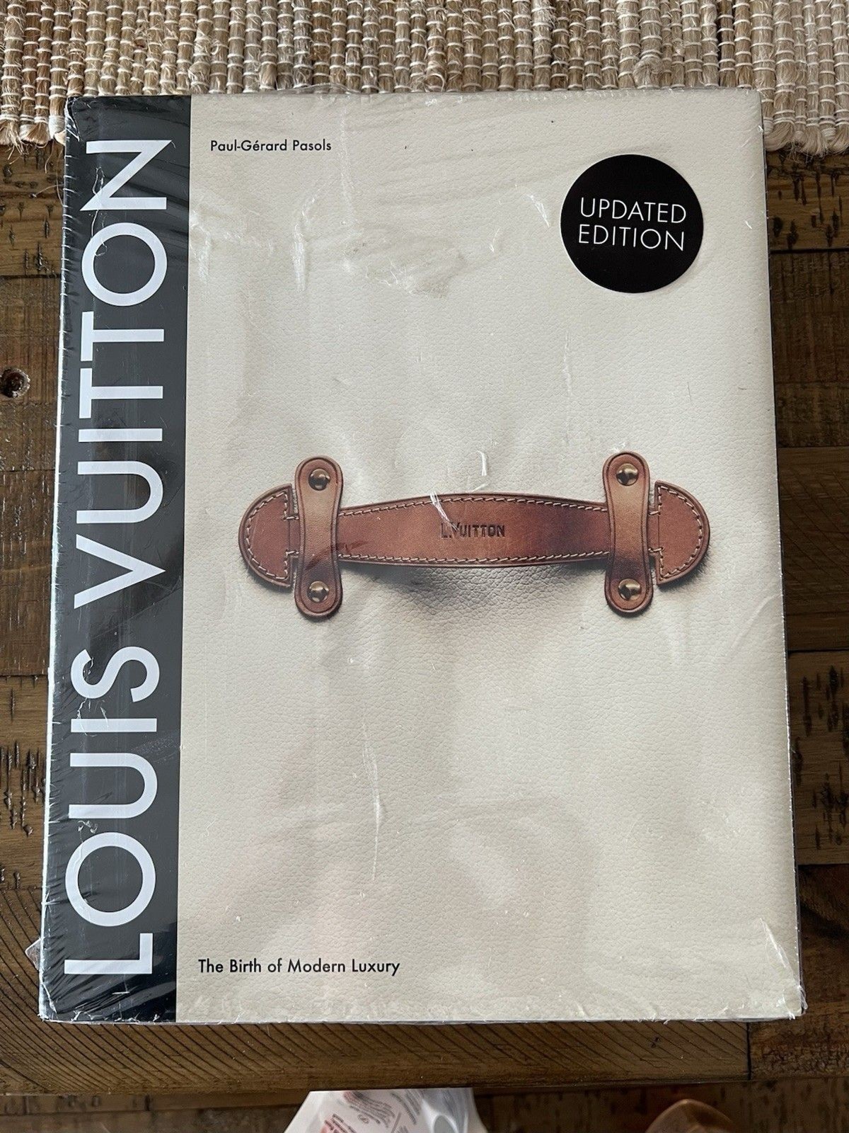 Louis Vuitton: The Birth of Modern Luxury – Updated Edition (Hardcover)