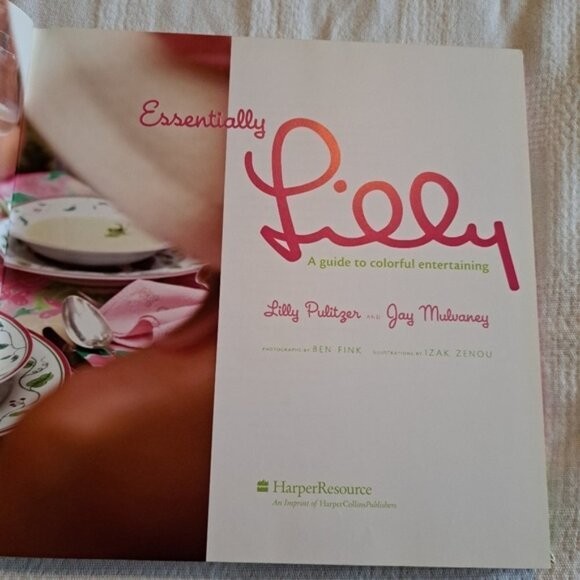 Lilly Pulitzer 1st Edition Entertaining Book 184 pages FAIR CONDITION