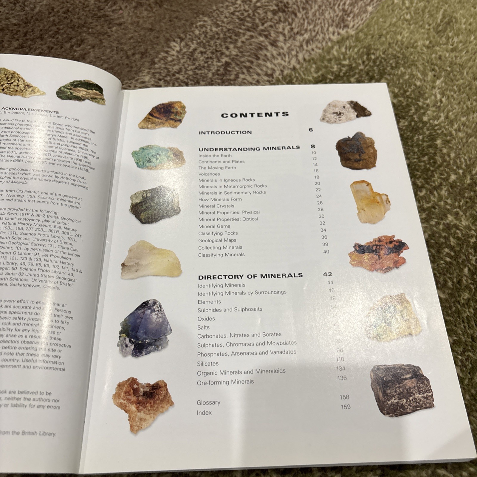 Illustrated Guide to Minerals of the World by John Farndon (Paperback)