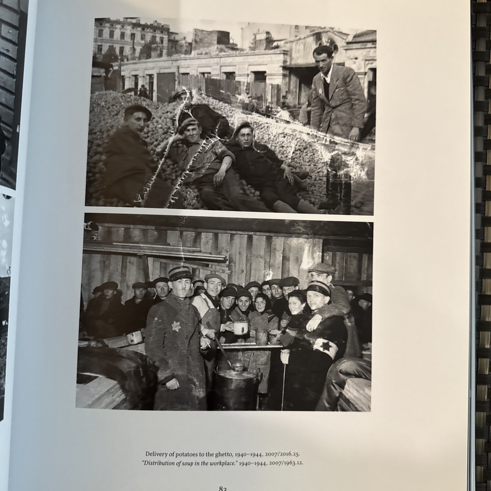 Memory Unearthed: The Lodz Ghetto Photographs of Henryk Ross by Maia-Mari Sutnik