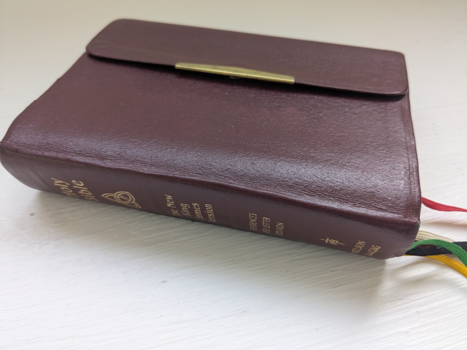 NKJV Compact Reference Bible Snap Flap Close Burgundy Leather 1985 Nelson 244SBG
