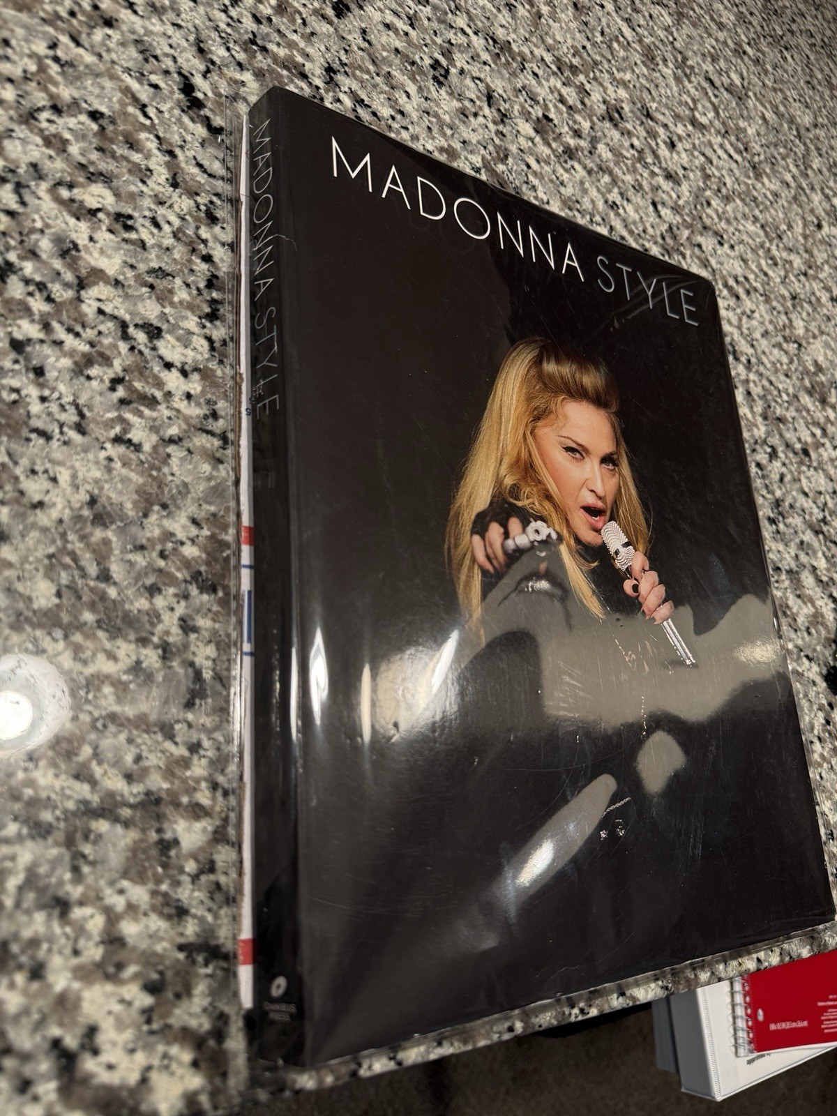 MADONNA STYLE BOOK CAROL CLERK VERY GOOD OVER 200 PAGES OF PHOTOS RARE COVER!!