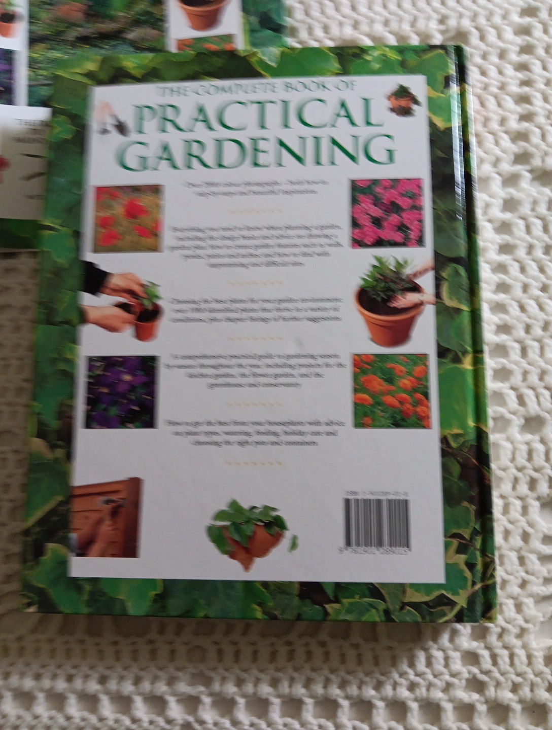 THE COMPLETE BOOK OF PRACTICAL GARDENING Peter McHoy 2001 512 Pages 12×9″ HC DJ