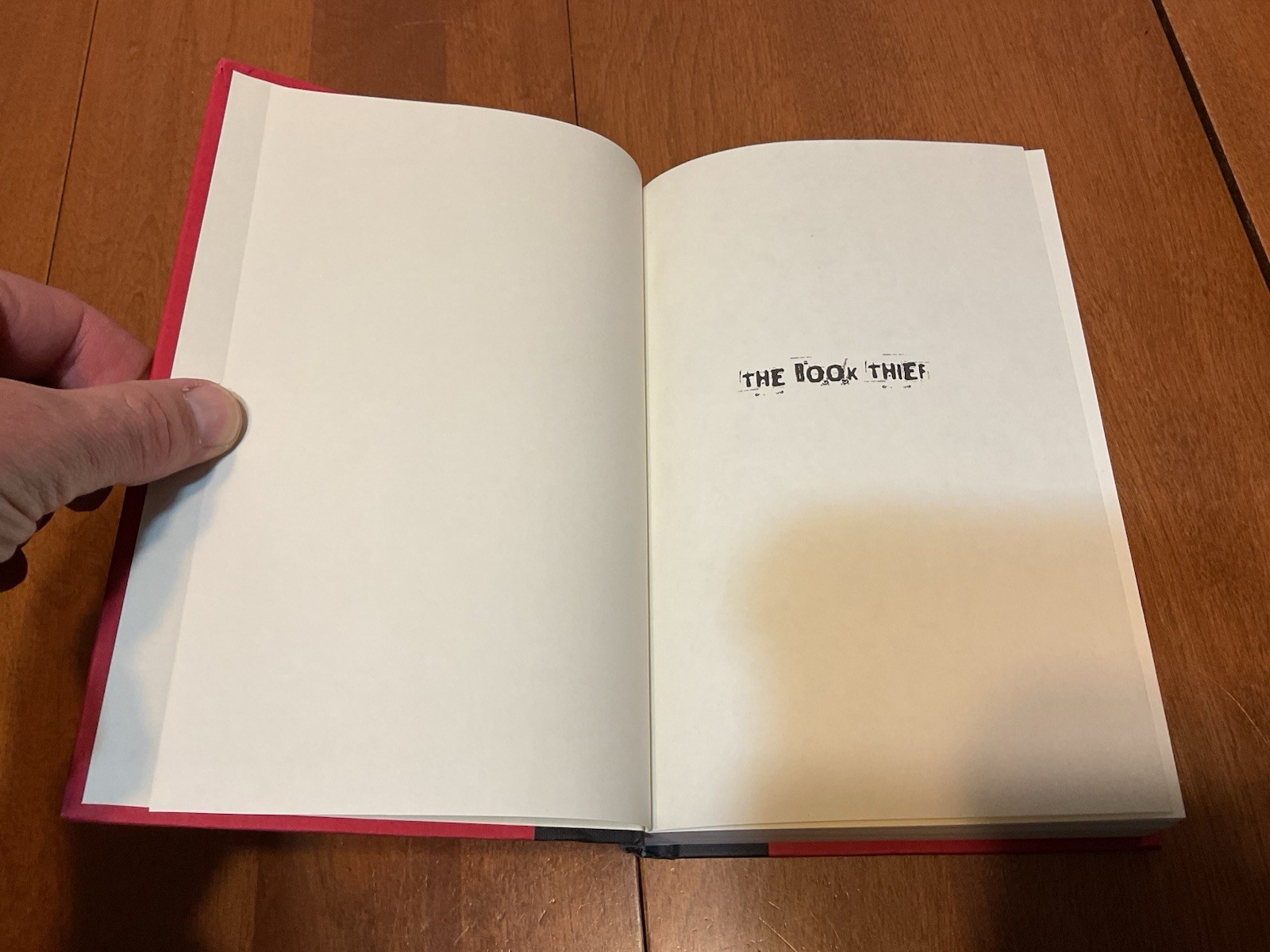 THE BOOK THIEF Markus Zusak Hardcover DJ First American Edition Printing 2006