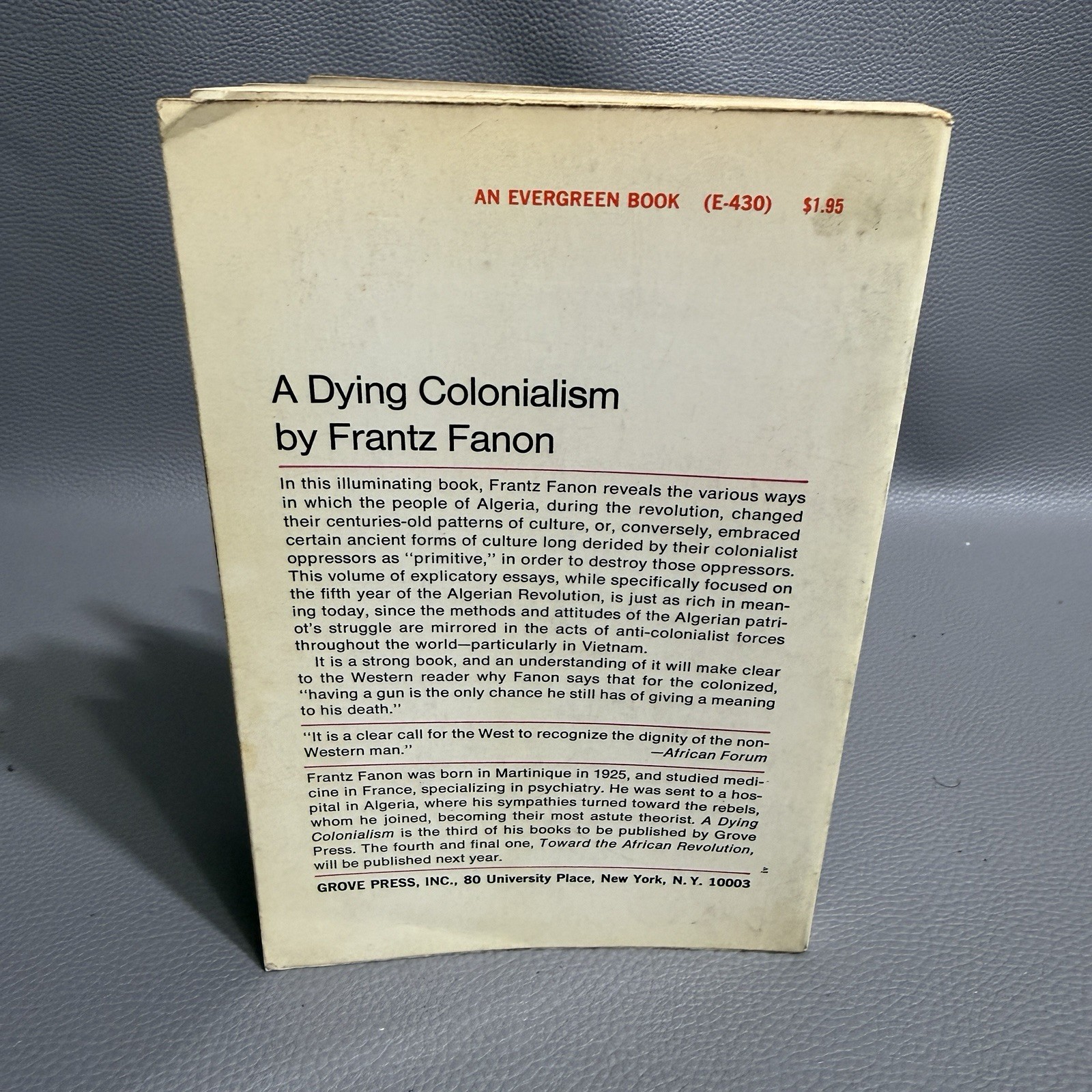 Vintage A Dying Colonialism Frantz Fanon Red Trade PB 1967 Grove Press Evergreen