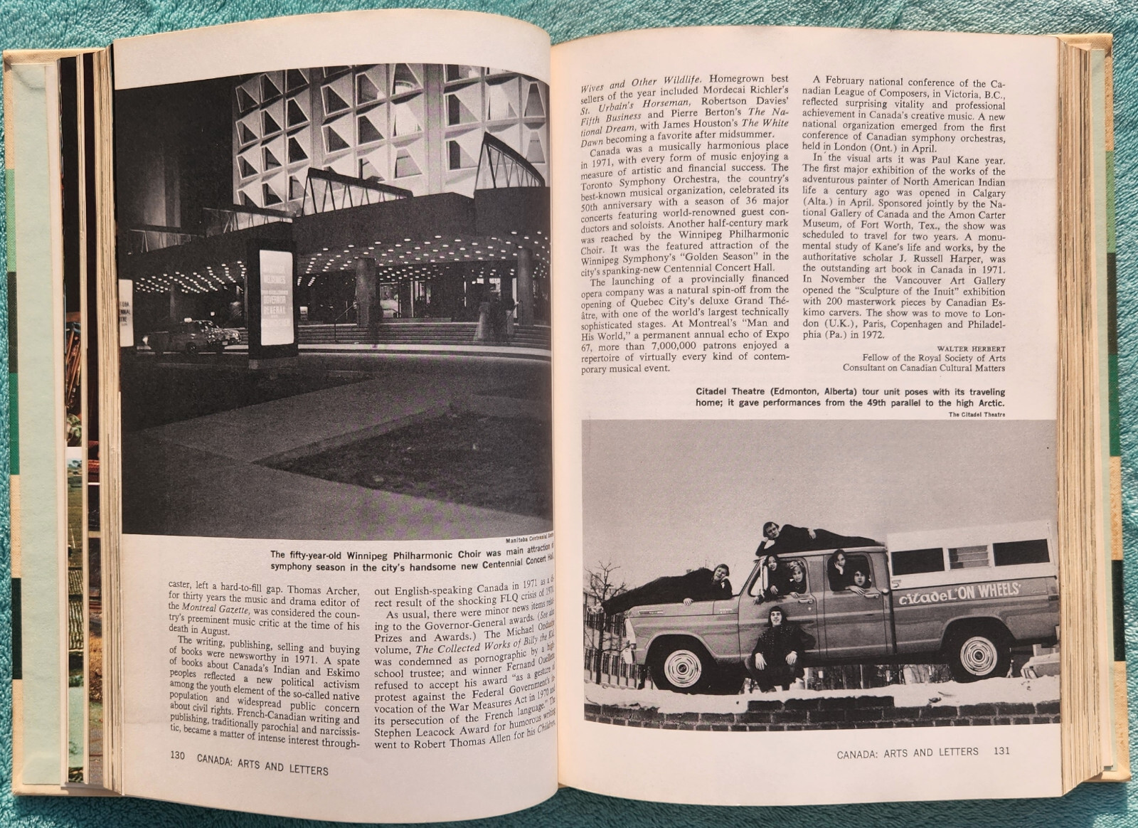 Grolier Encyclopedia Year Book 1972 Hardcover 512 Pages Of Highlights & History