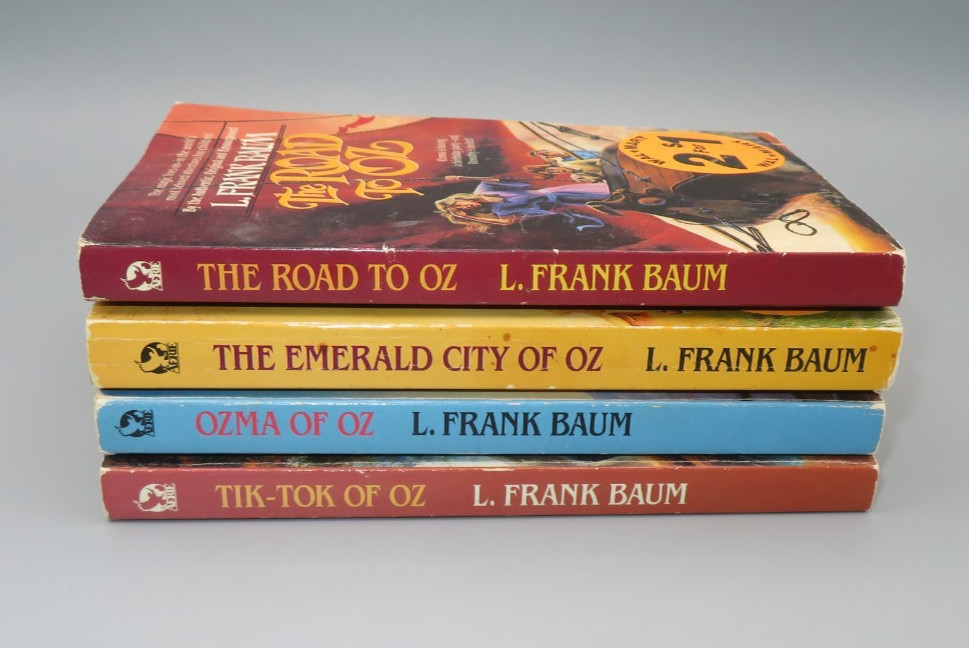 4 Wizard of Oz The Emerald City of Oz L. Frank Baum Road Ozma Tik Tok pb