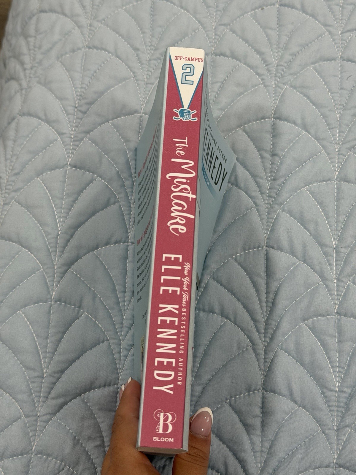 Elle Kennedy The Mistake Off-Campus Series 2 Paperback College Hockey Romance