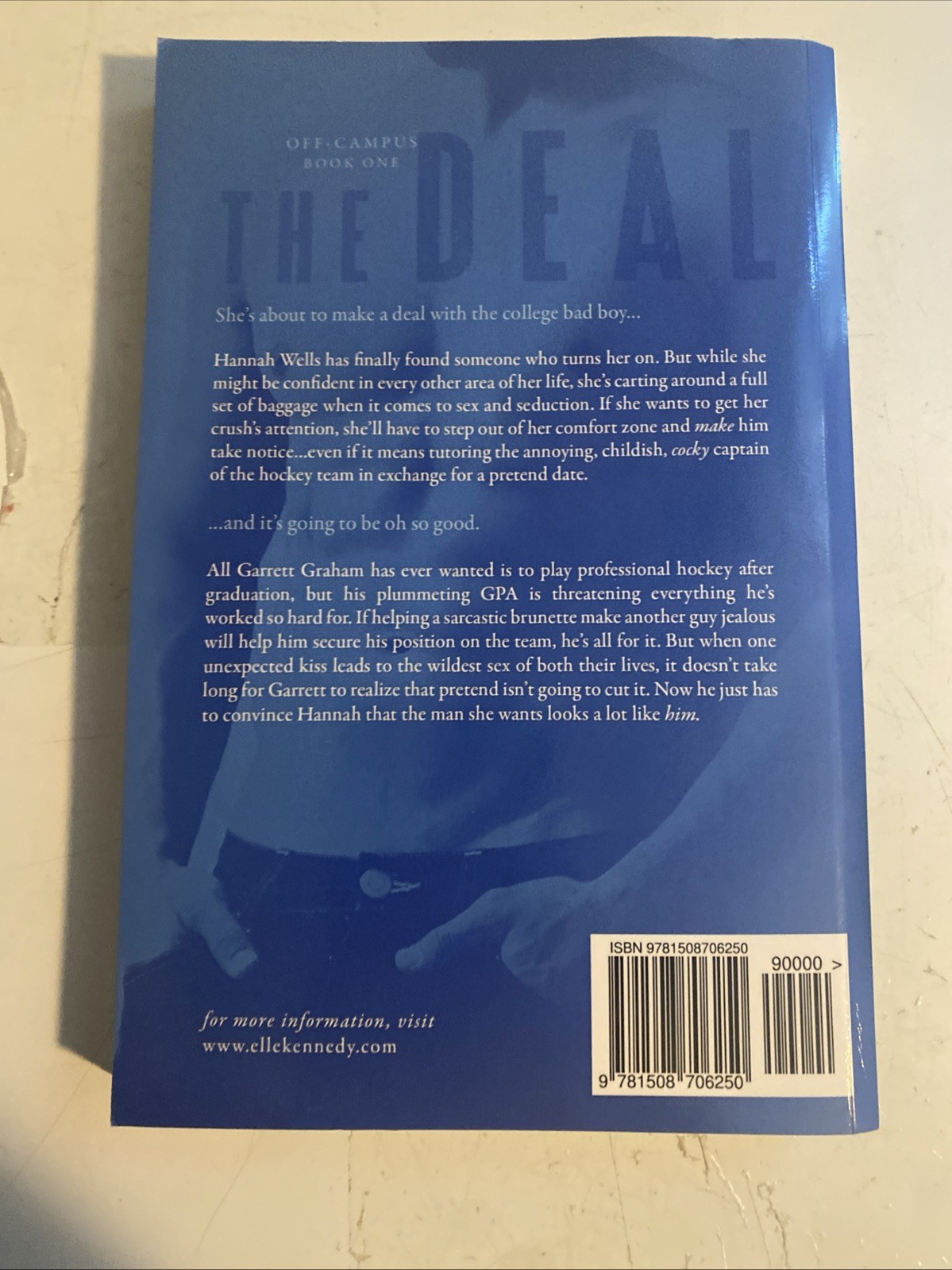 The Deal by Elle Kennedy (Off-campus Book #1)
