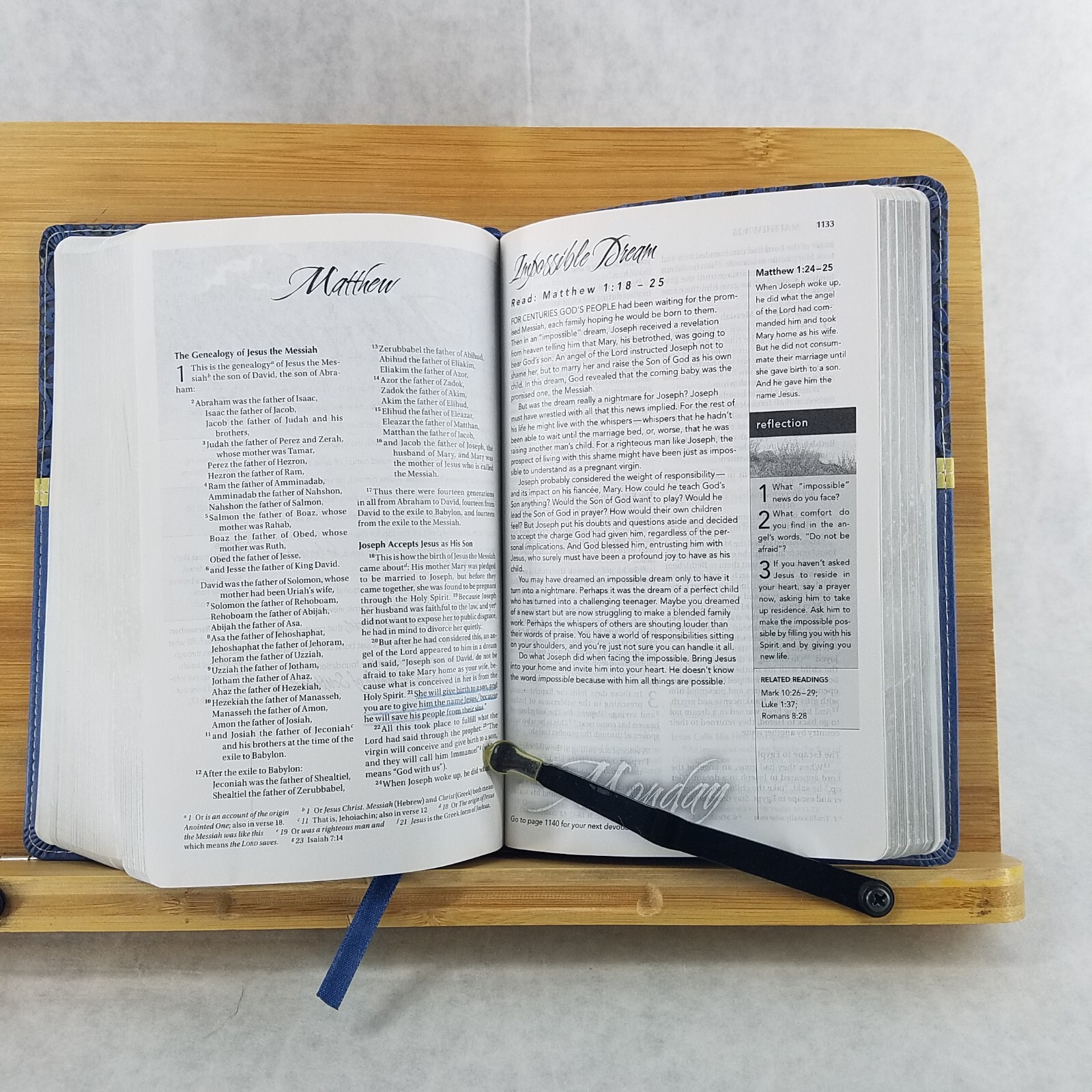 Women’s Devotional Bible by Zondervan Staff (2012, Blue Leather, Special)