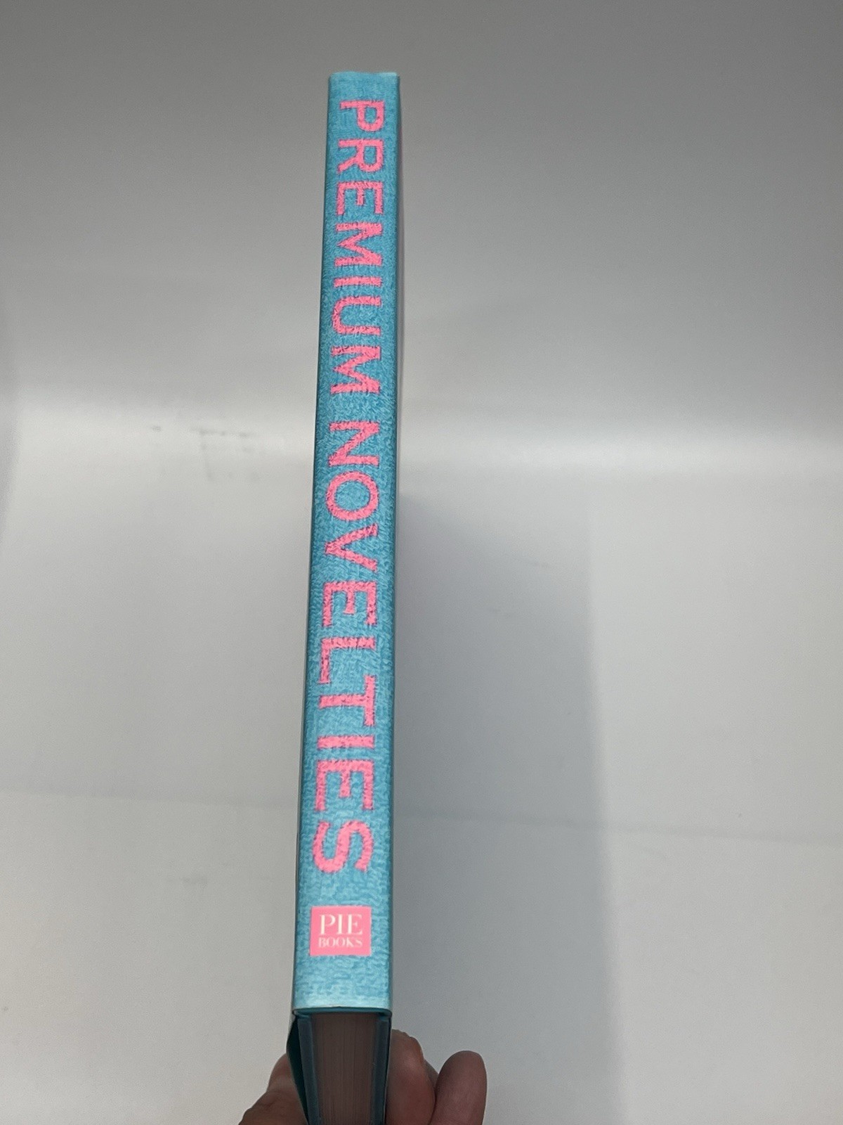 Premium Novelties : Graphics for Promotional Kits, Gifts and Goodies Hardcover
