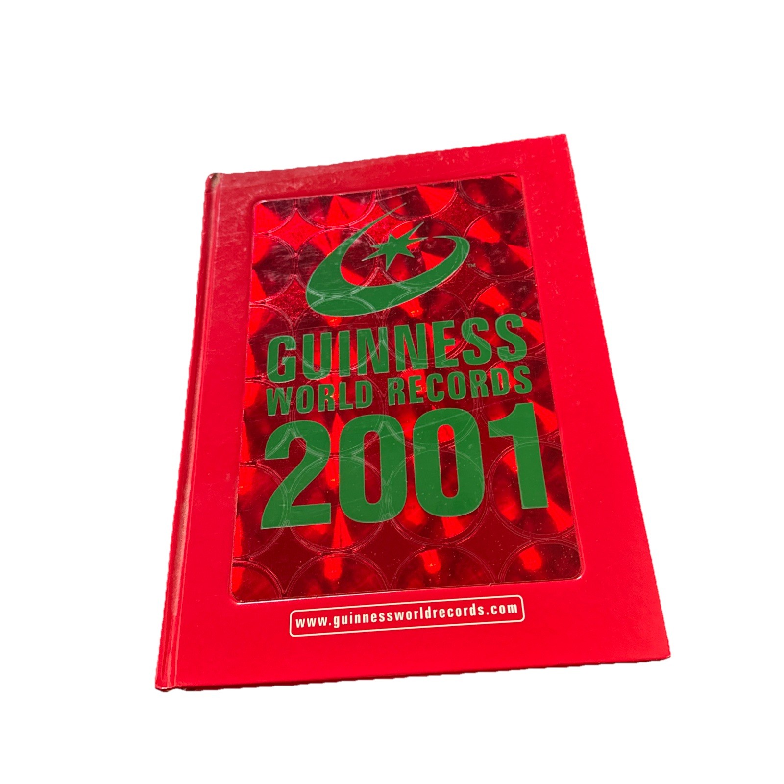GUINNESS BOOK OF WORLD RECORDS 2001 HARDCOVER BOOK 288 PAGES Red Cover Version
