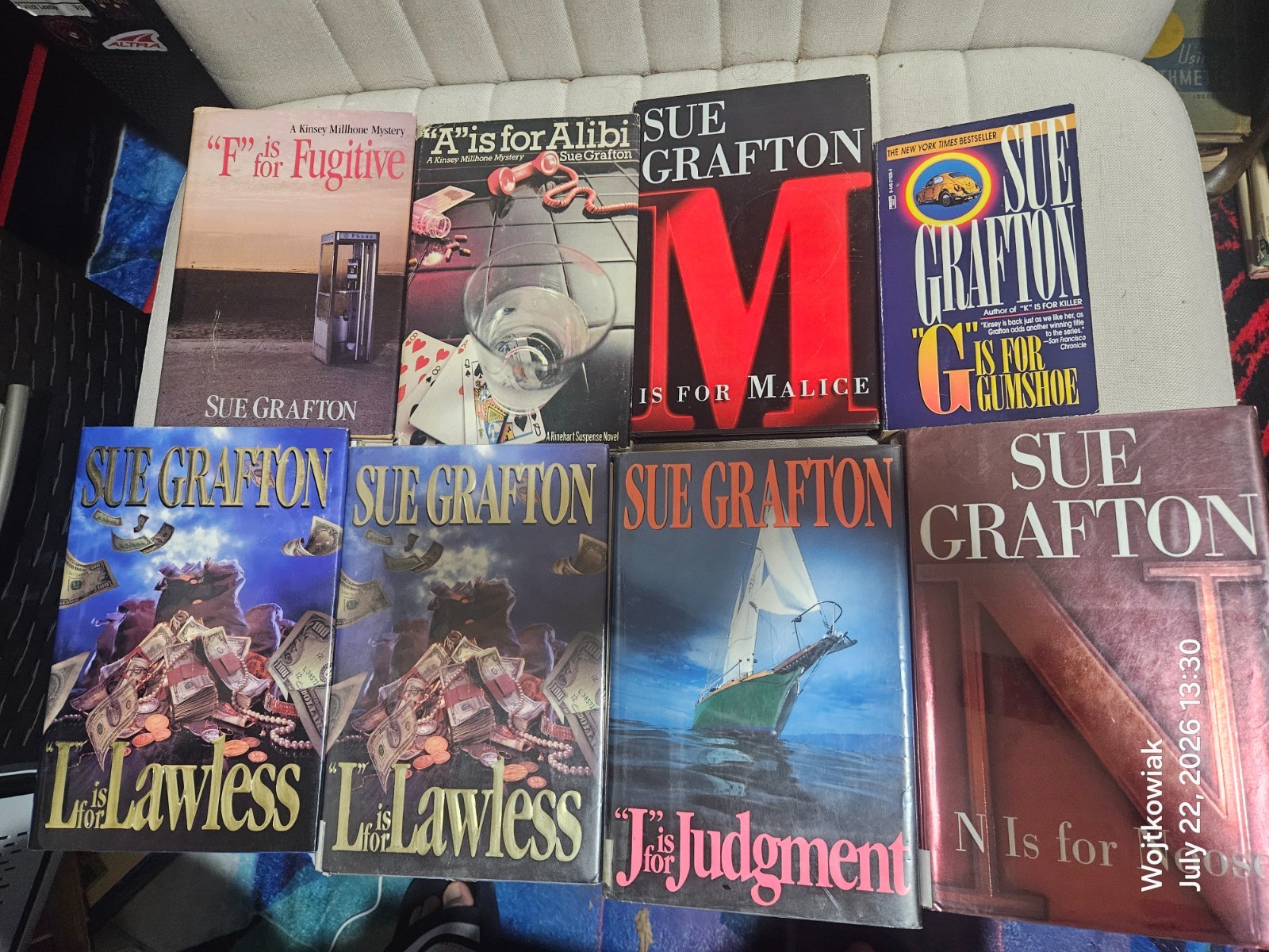 203# Sue Grafton Kinsey Millhone Lot 8 Books A-N Alphabet Mystery HC PB