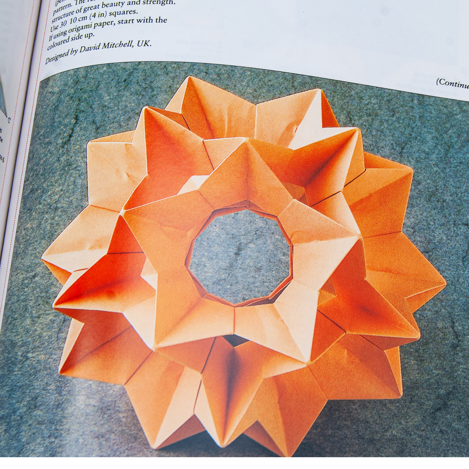 Papercrafts and Origami, Crafting, Softcover, 512 Pages, Hermes House 2002