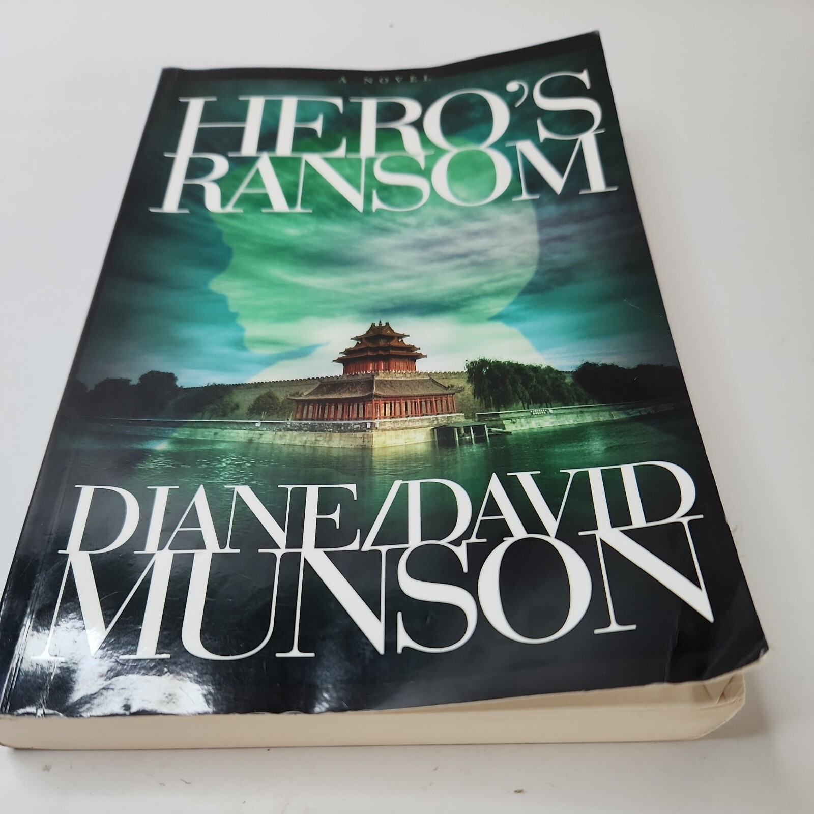 Hero’s Ransom by David Munson and Diane Munson (2010, UK- A Format Paperback)