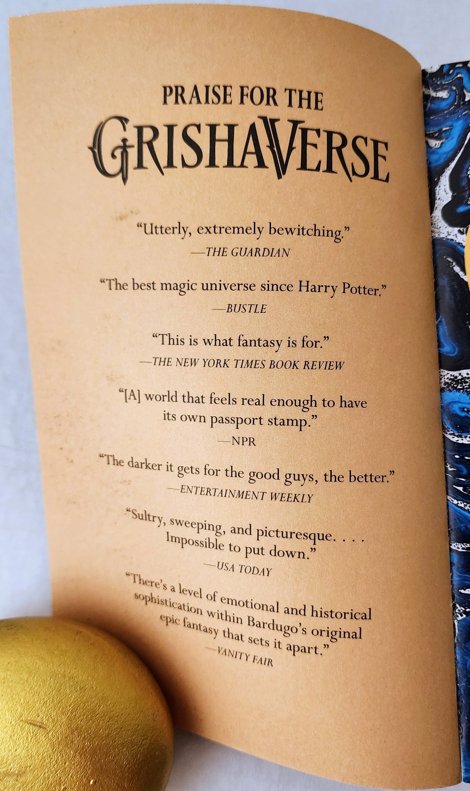 Shadow and Bone Leigh Bardugo Grishaverse PB Netflix Tie-In Bonus Content