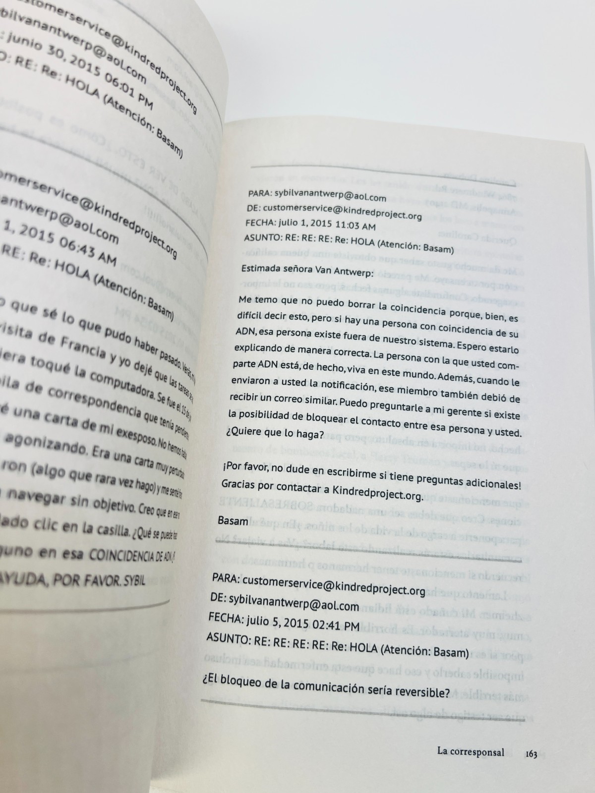 La Corresponsal by Virginia Evans (IN SPANISH – EN ESPANOL)