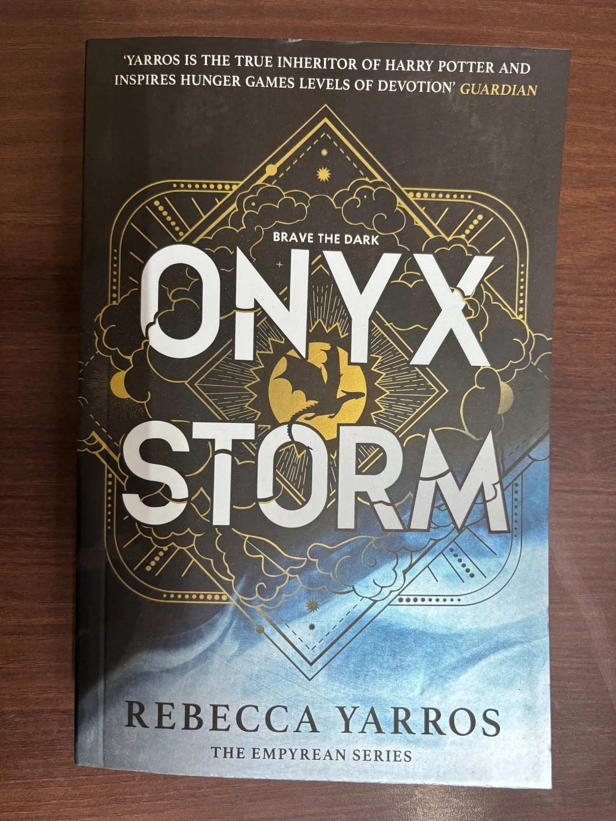 Perfect Book Gift for Christmas – Onyx Storm, Paperback