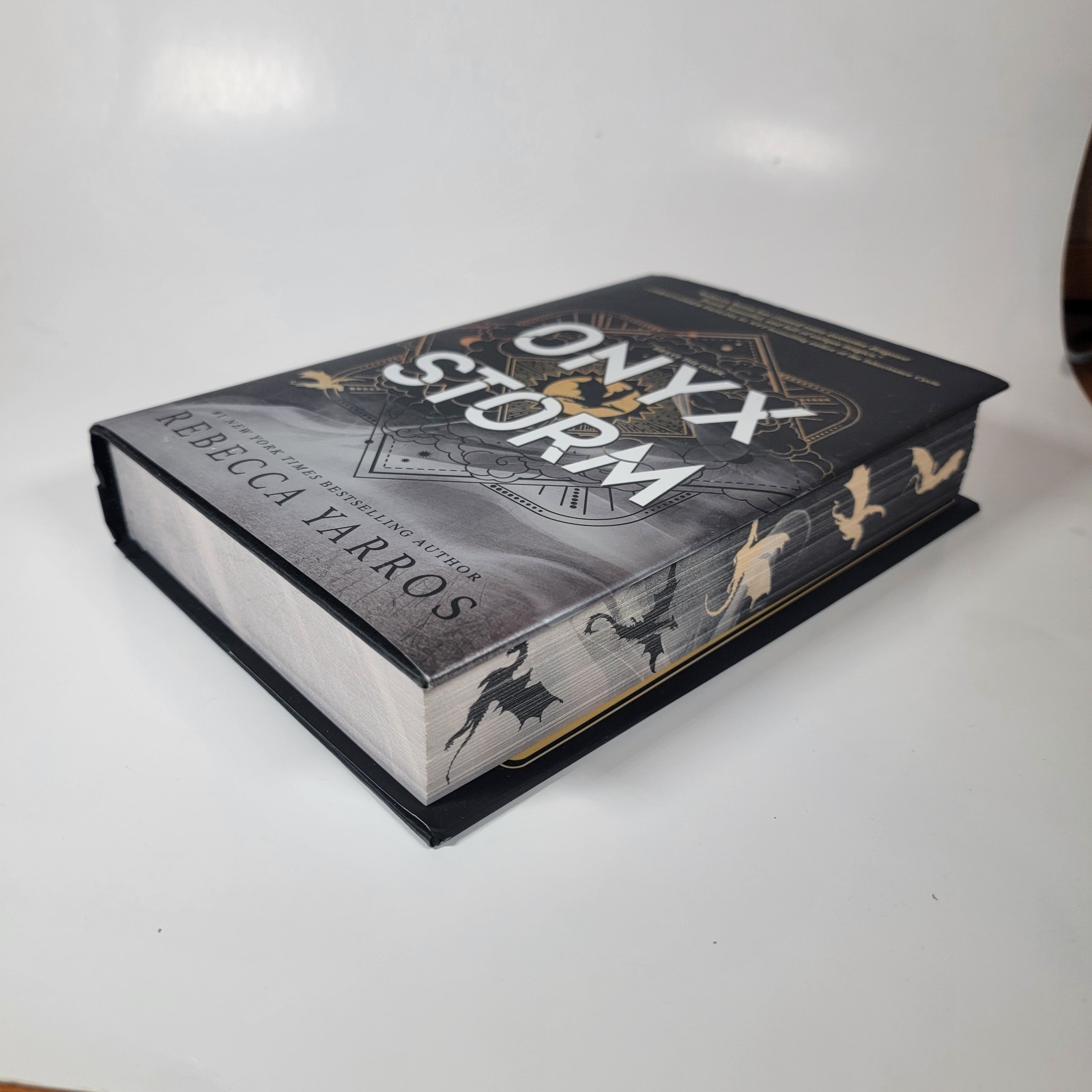 Onyx Storm (Wing and Claw Collection) by Rebecca Yarros (Hardcover) SEE DESC