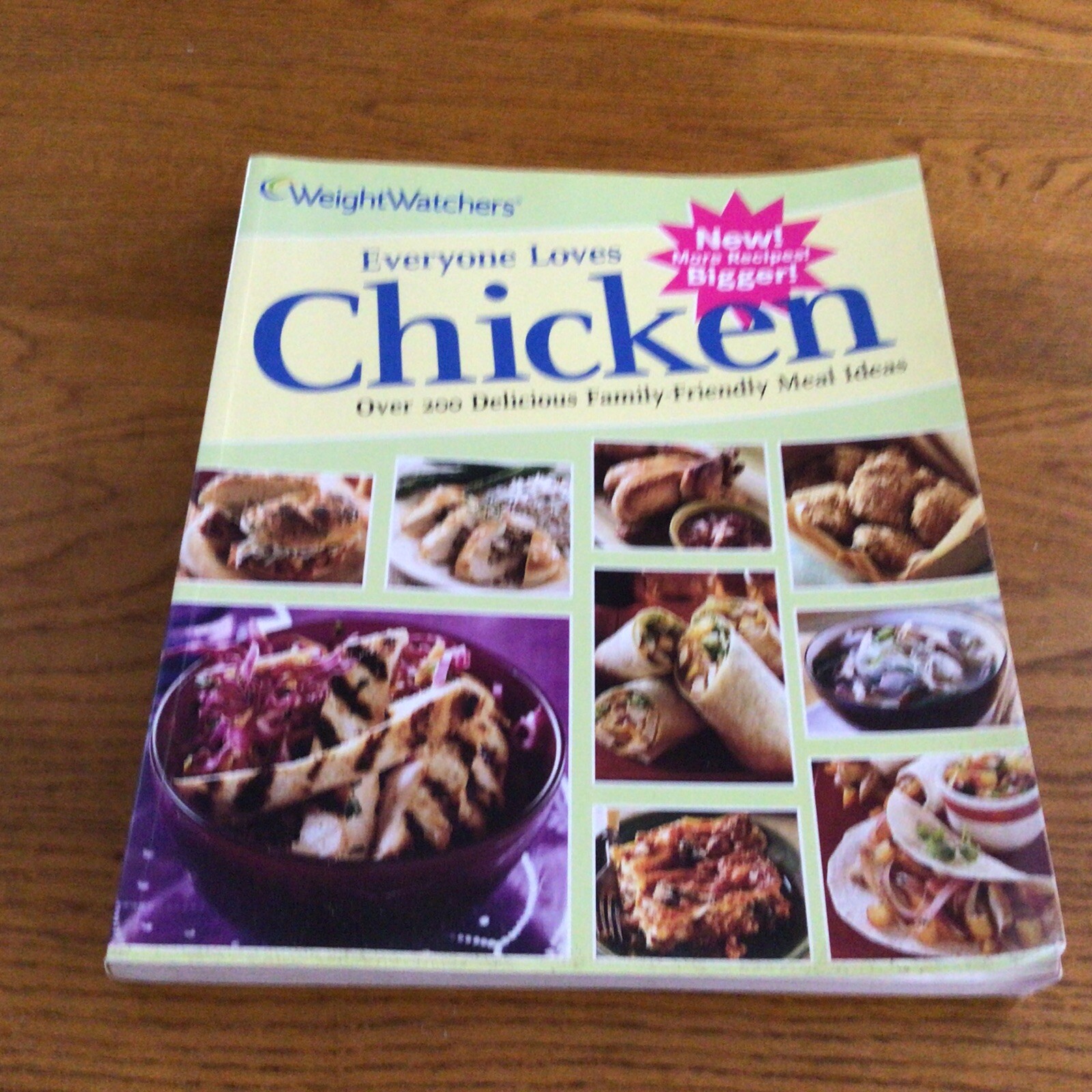 WW WEIGHT WATCHERS Everyone Loves CHICKEN 200+ RECIPES Cookbook 336 Pages Points