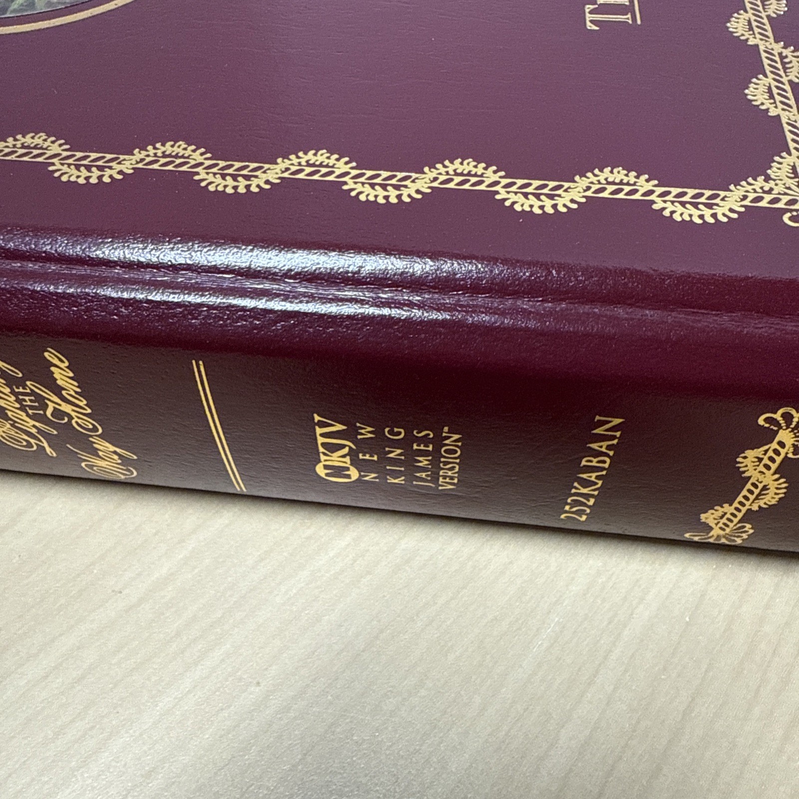 Thomas Kinkade Holy Bible Lighting the Way Home Family Marriage NKJV Red Letter