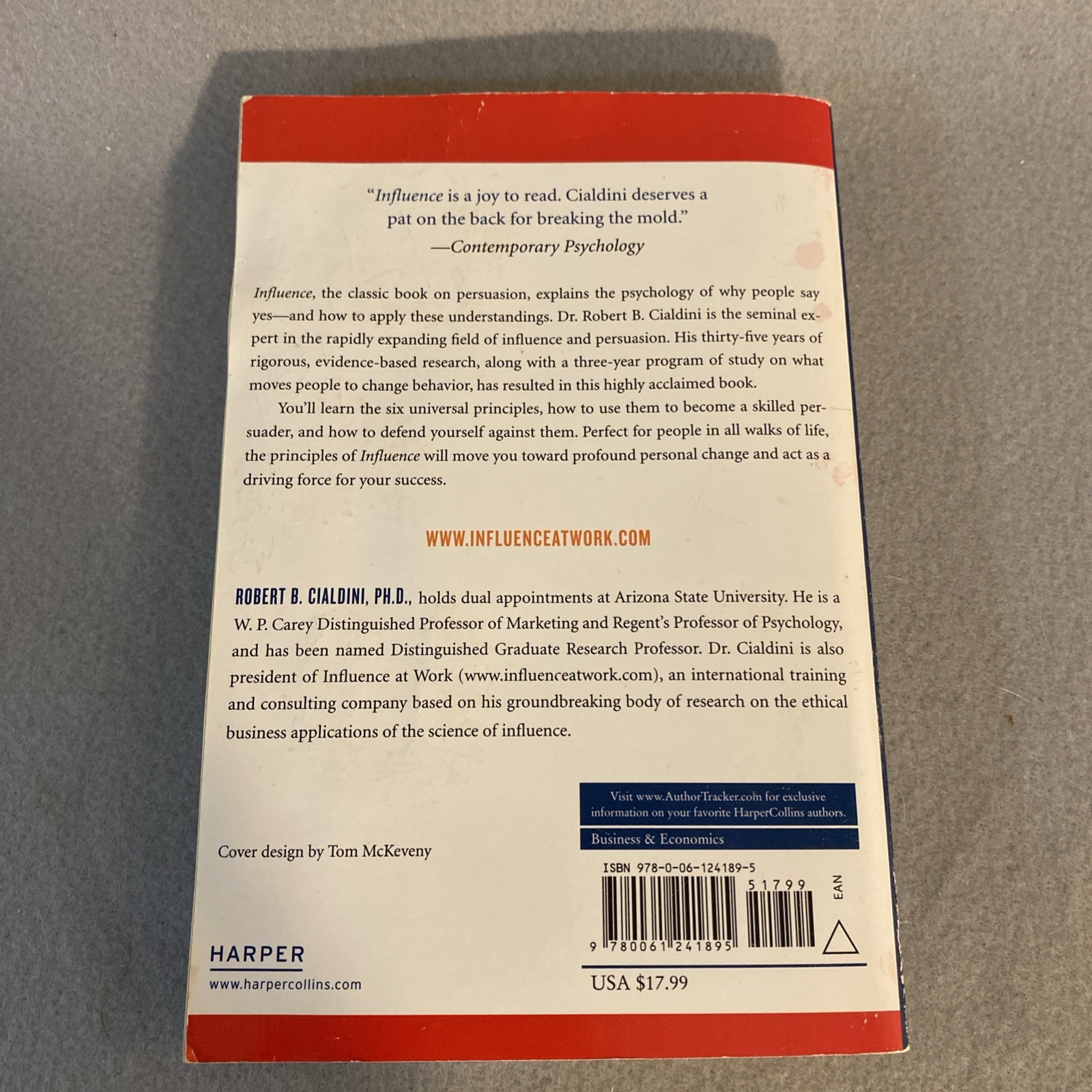 Influence : The Psychology of Persuasion by Robert B. Cialdini (2006, Trade…